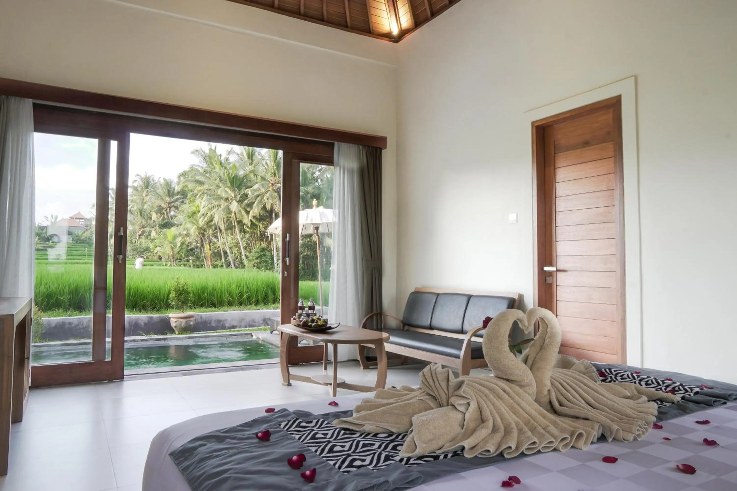 Photo of the whole room, Bed in Masia Villa Ubud