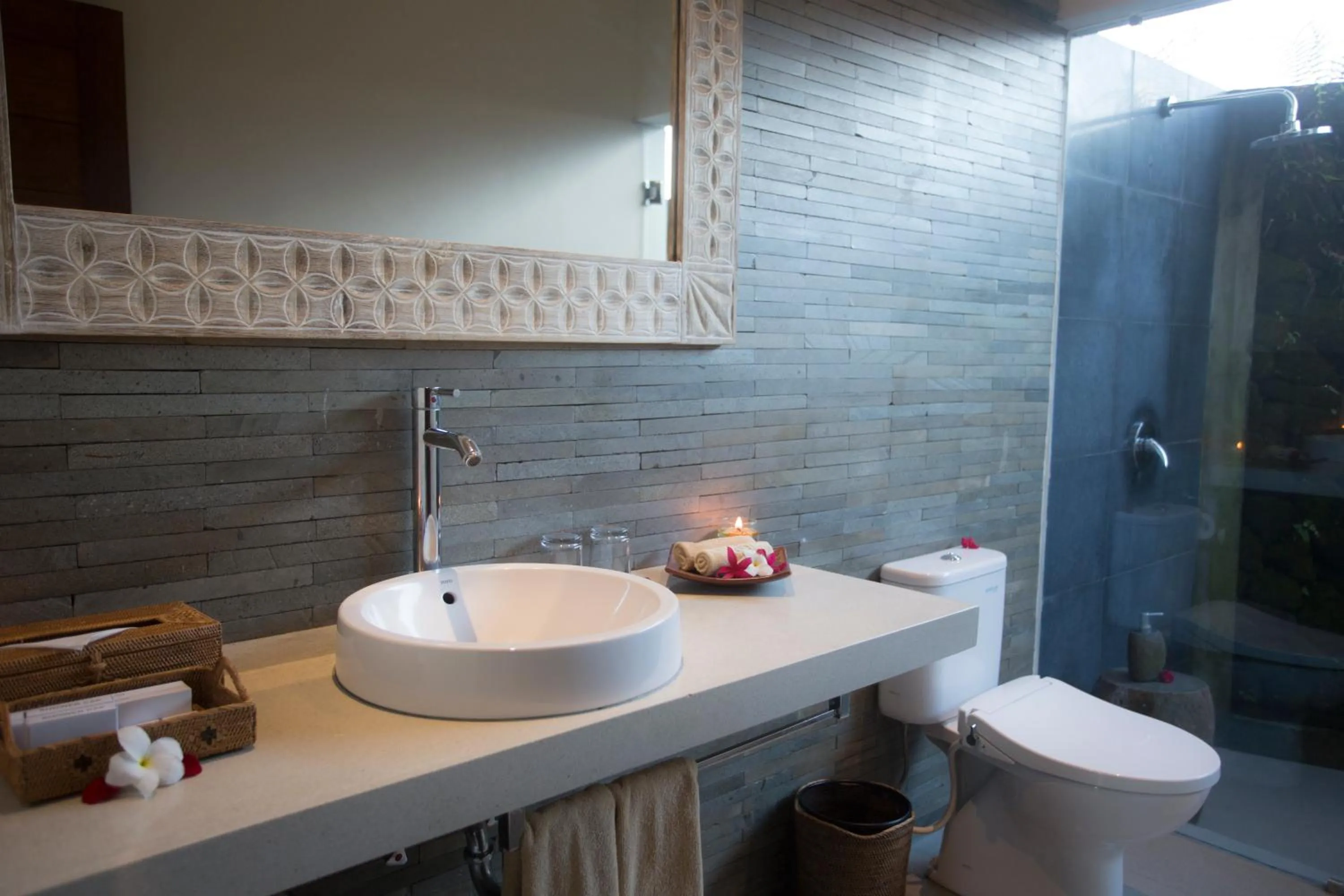 Shower in Masia Villa Ubud