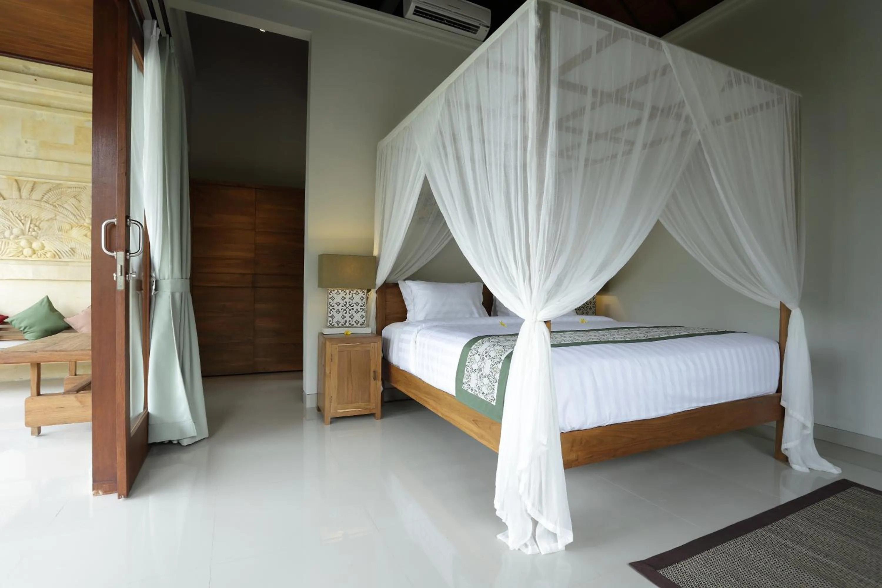 Bed in Masia Villa Ubud
