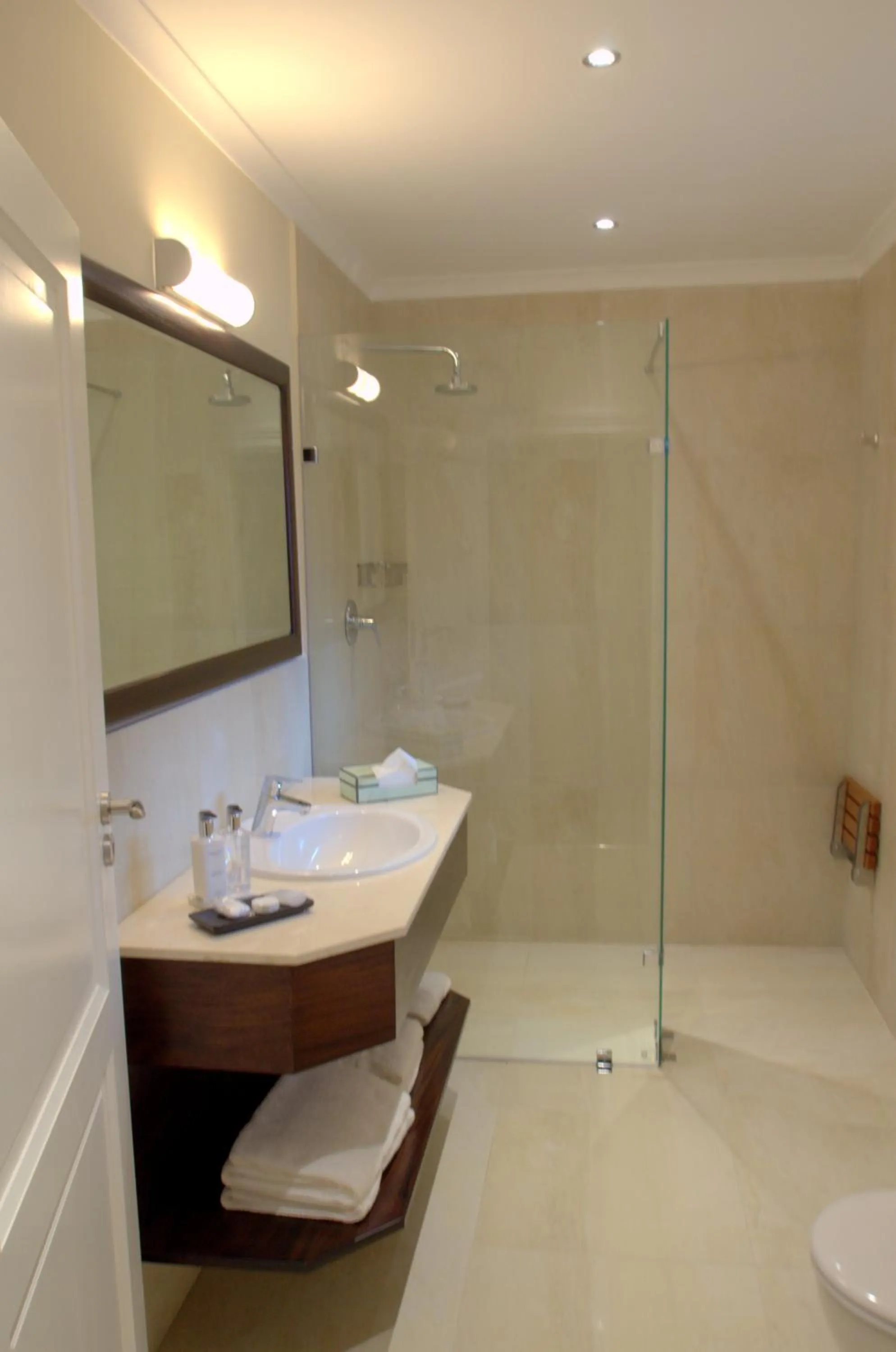 Bathroom in Clos Malverne Wine Estate