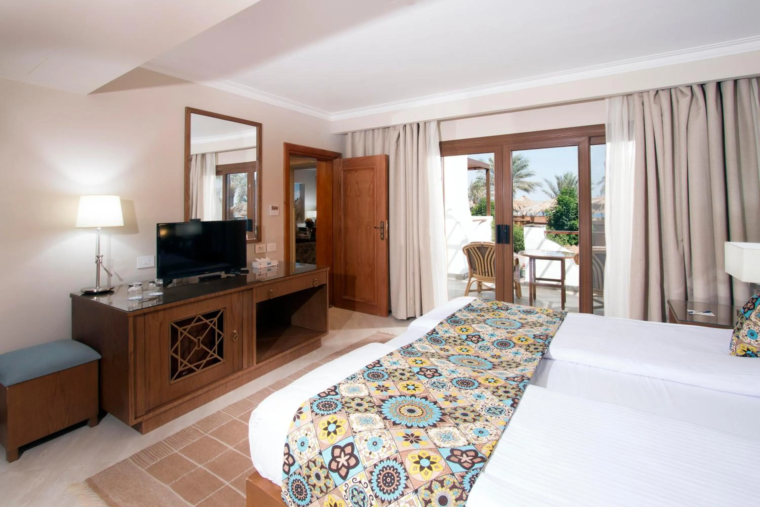 TV and multimedia, Bed in Swiss Inn Resort Dahab