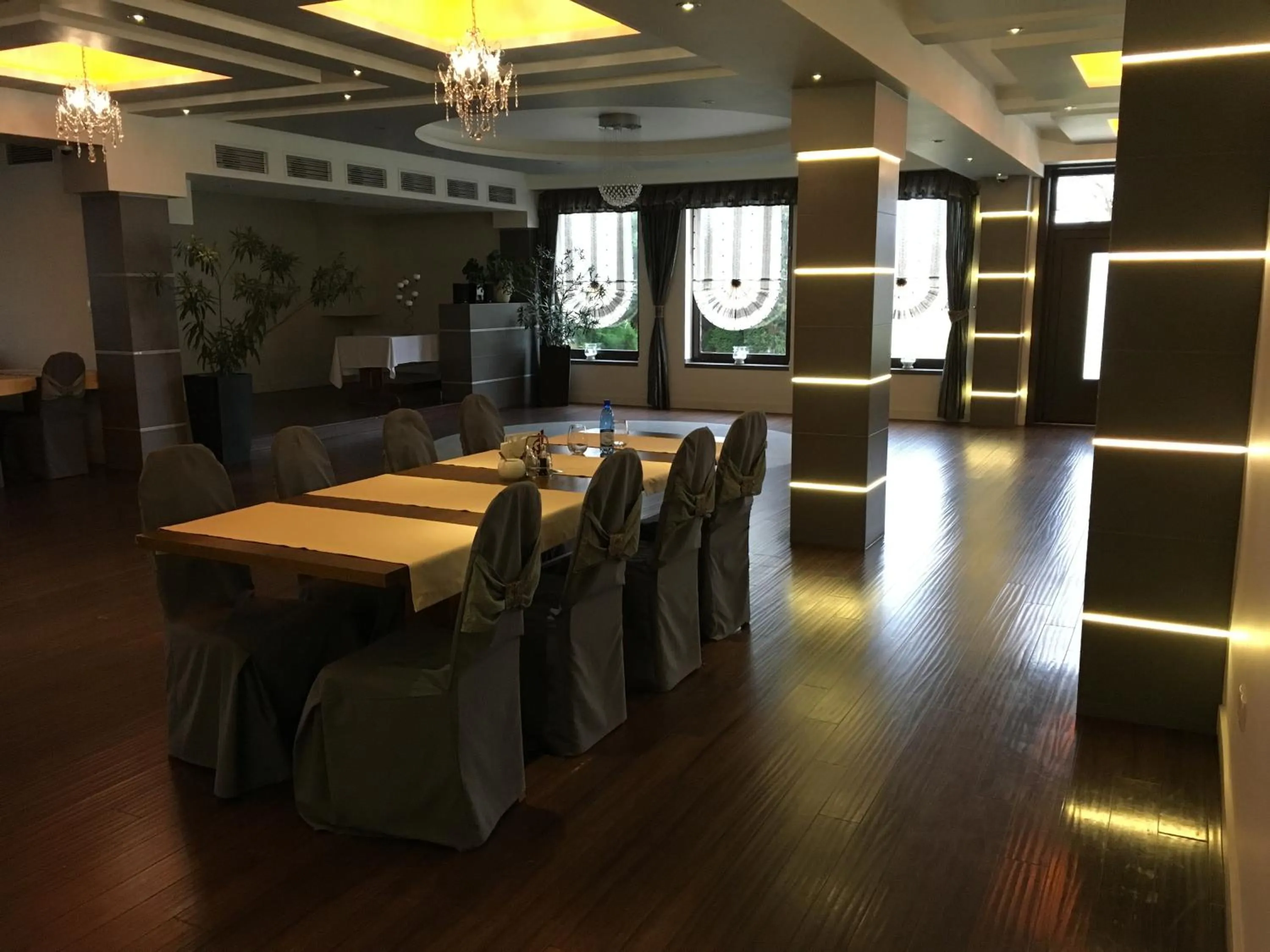 Restaurant/places to eat in Zajazd Pod Borem