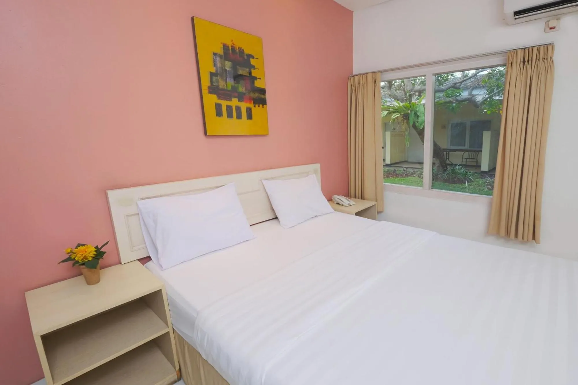Bed in Cengkareng Transit Hotel