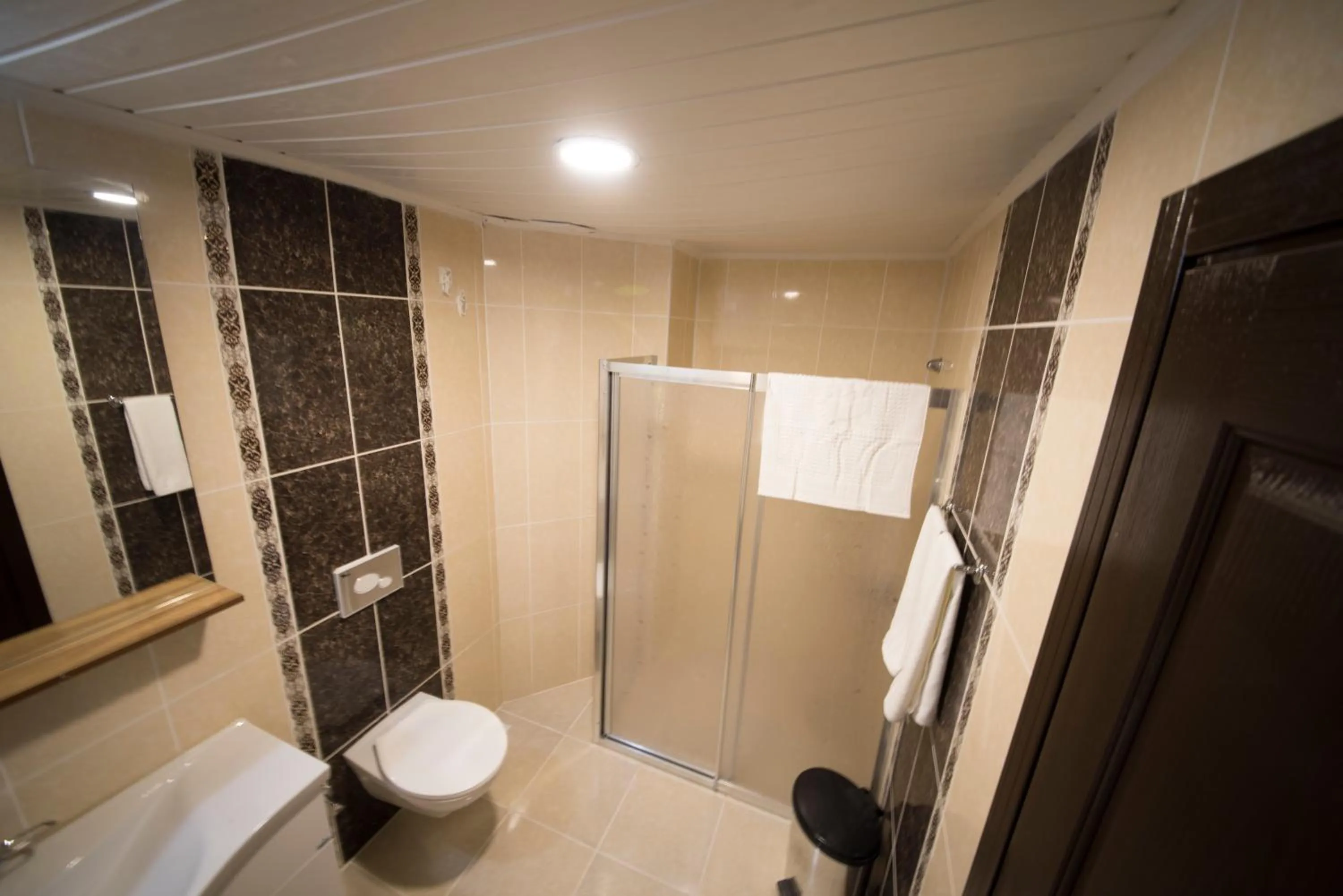 Photo of the whole room in Osmaniye Hanedan Otel