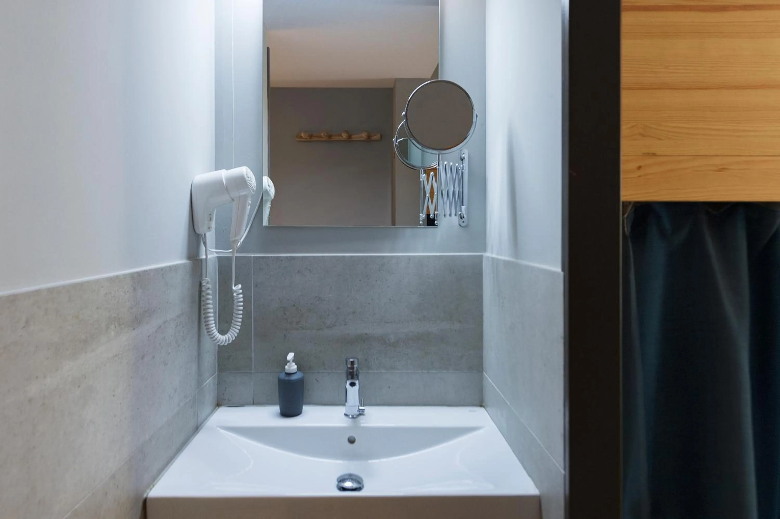 Bathroom in Yeah Barcelona Hostel