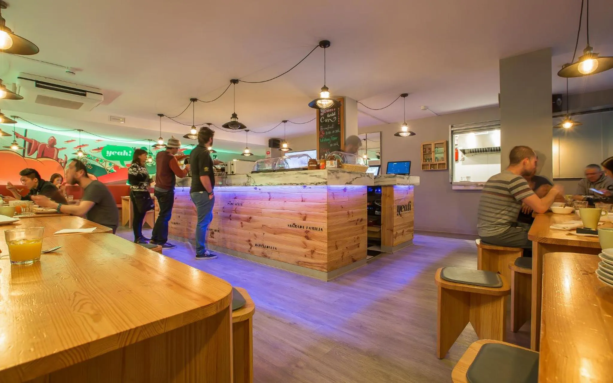 Lounge or bar in Yeah Barcelona Hostel