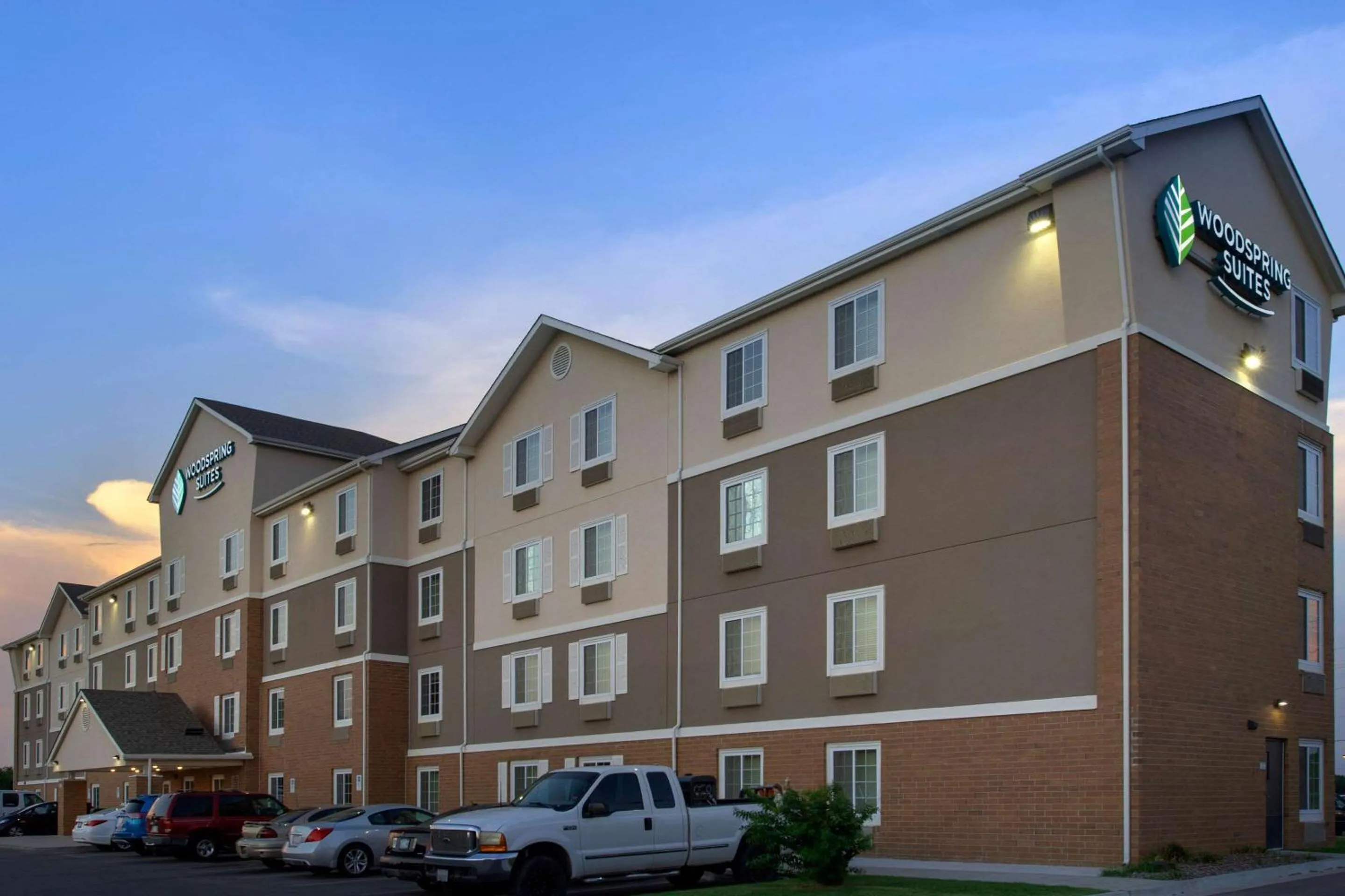 Property building in WoodSpring Suites Broken Arrow
