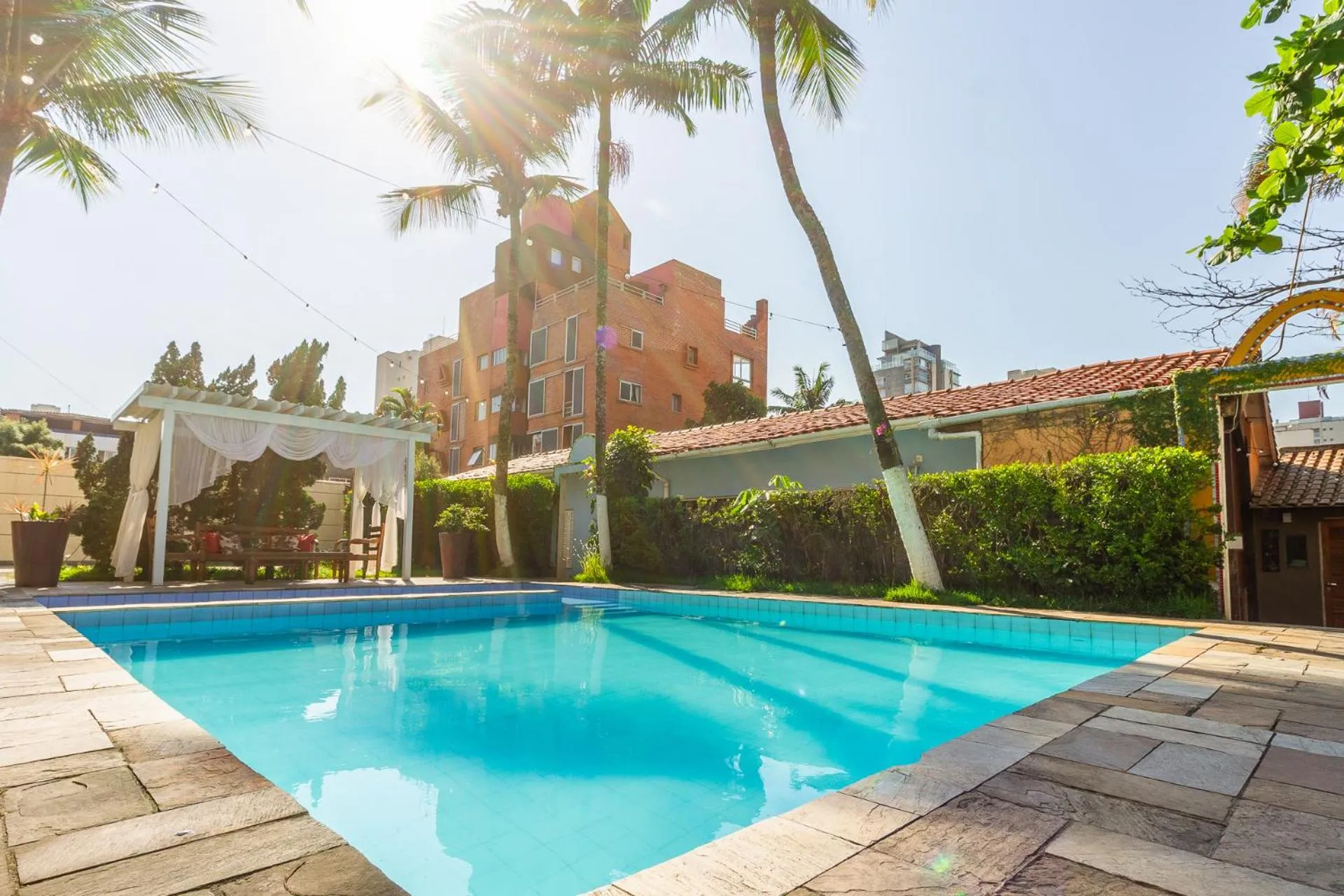 Swimming pool in Guarujá Hostel