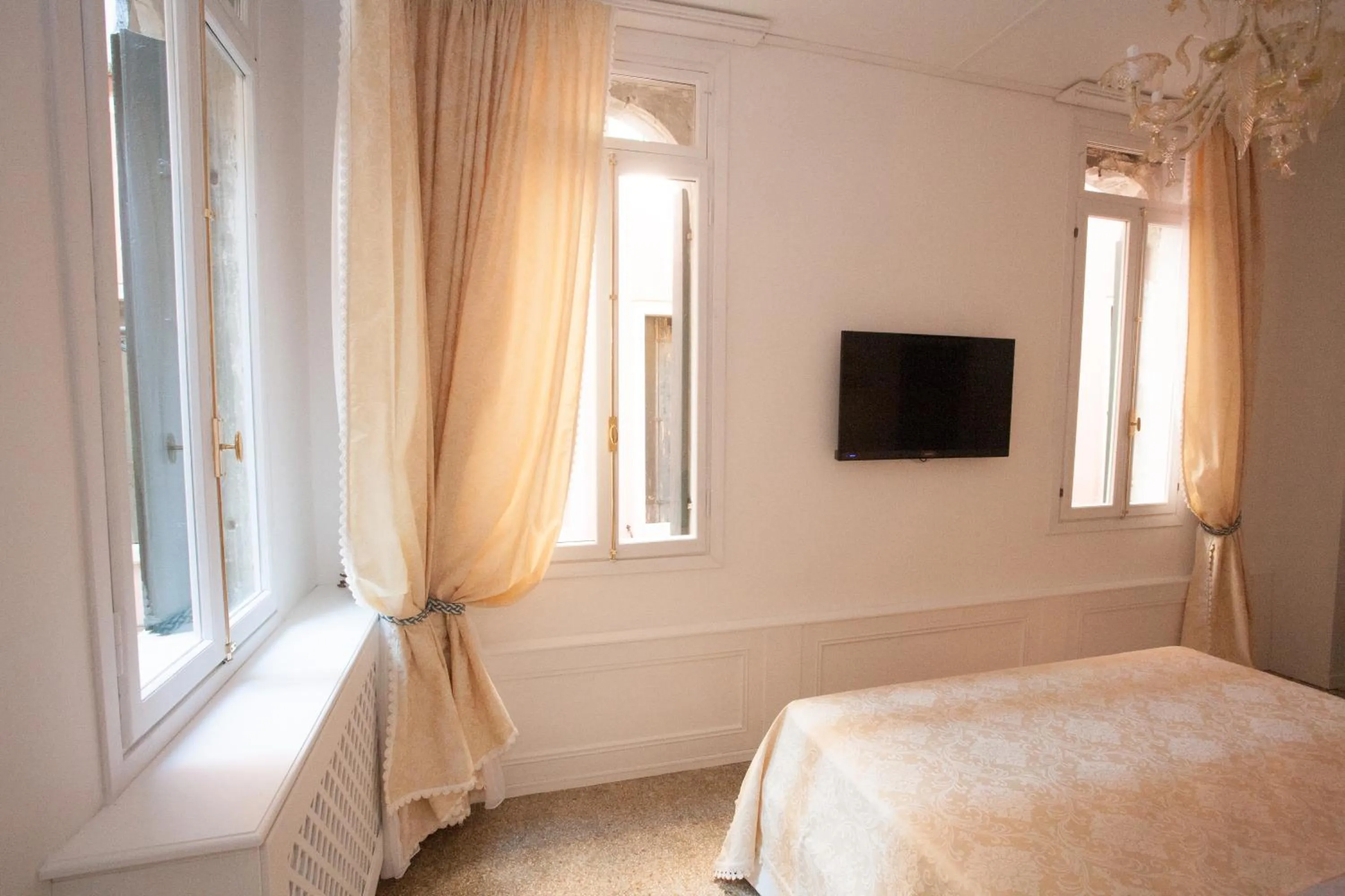 Photo of the whole room, Bed in Antico Mercato