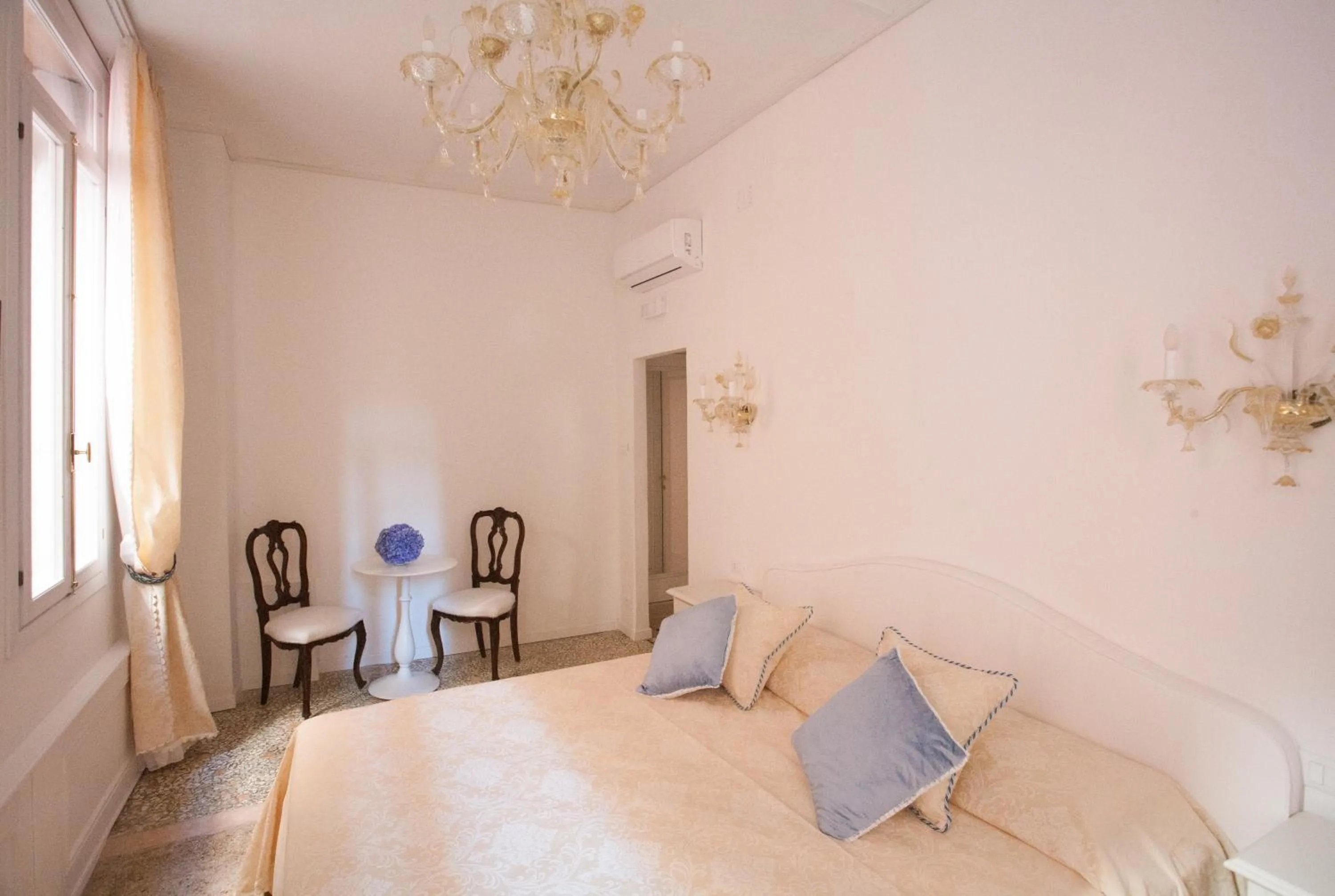 Photo of the whole room, Bed in Antico Mercato