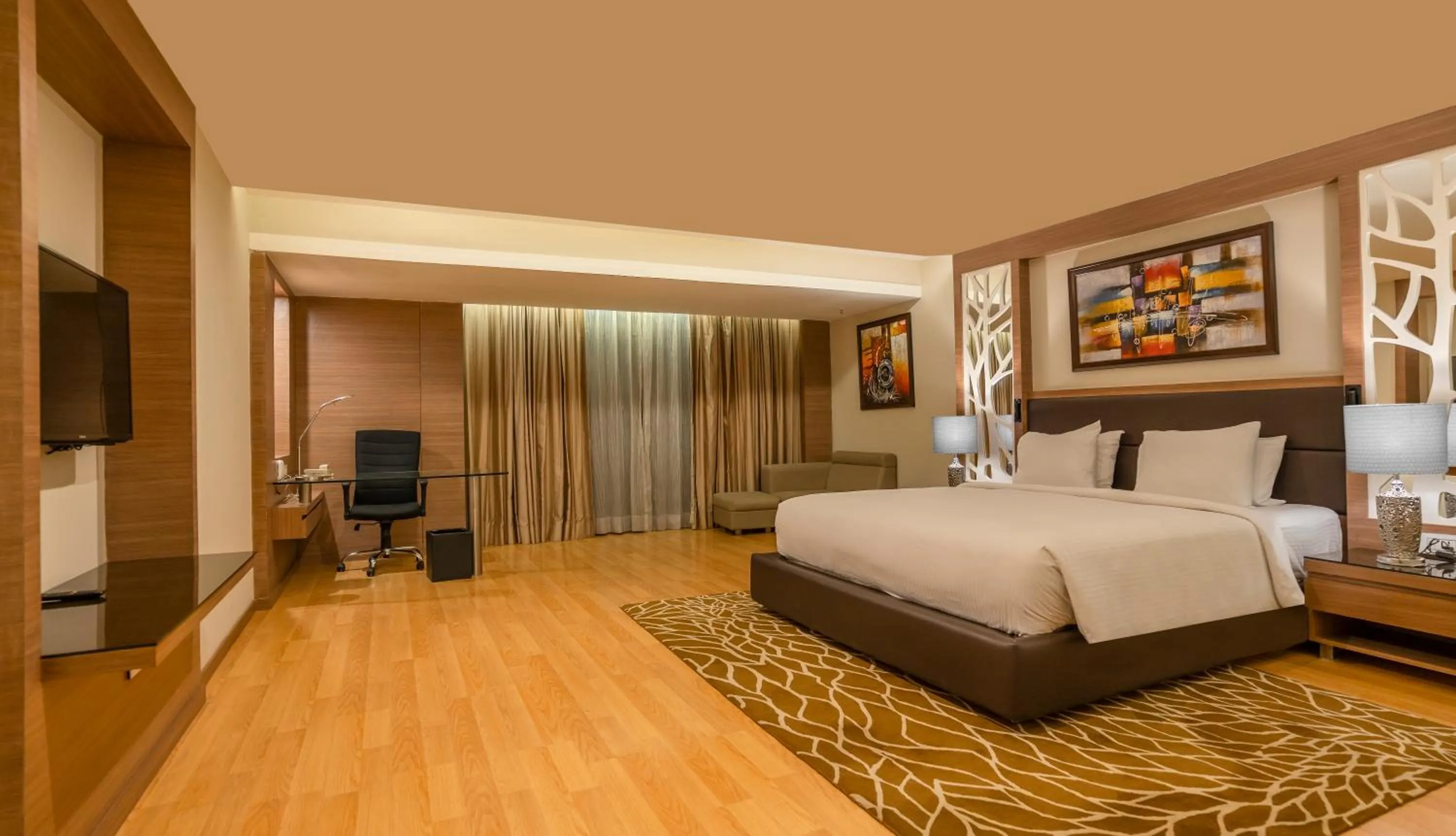 Bed in Radisson Udaipur