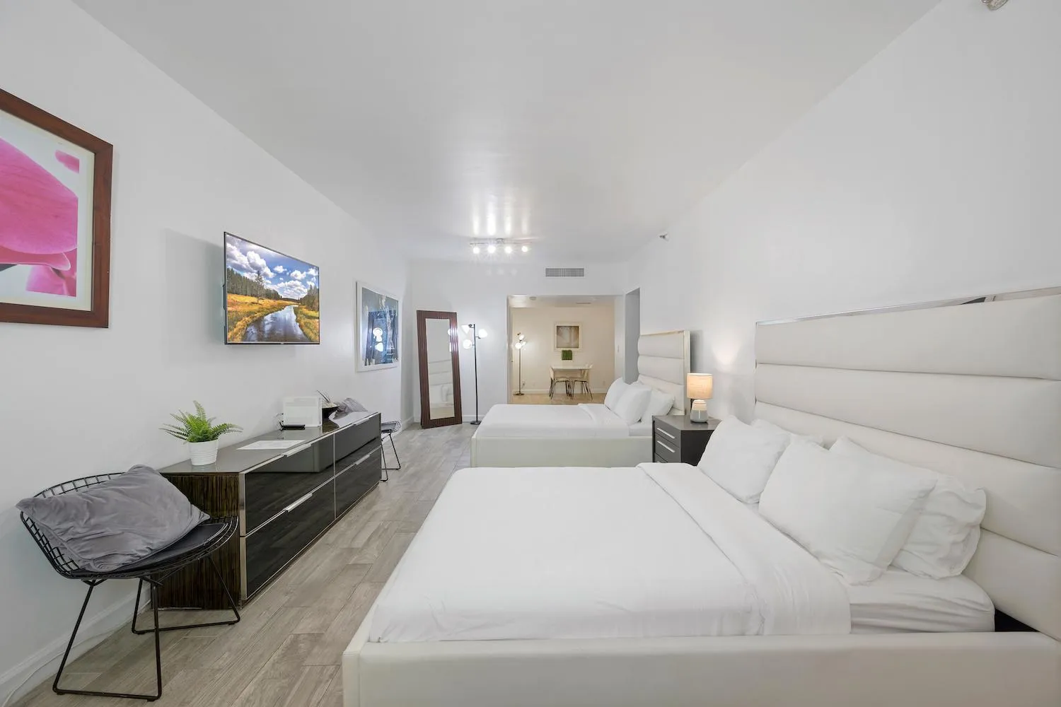 Bed in Casa Grande Suites on Ocean Drive