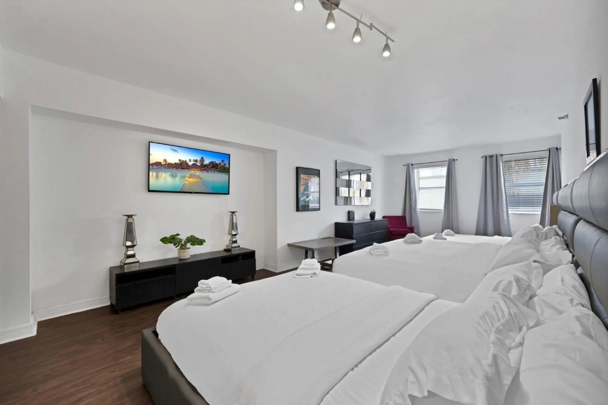 Bed in Casa Grande Suites on Ocean Drive