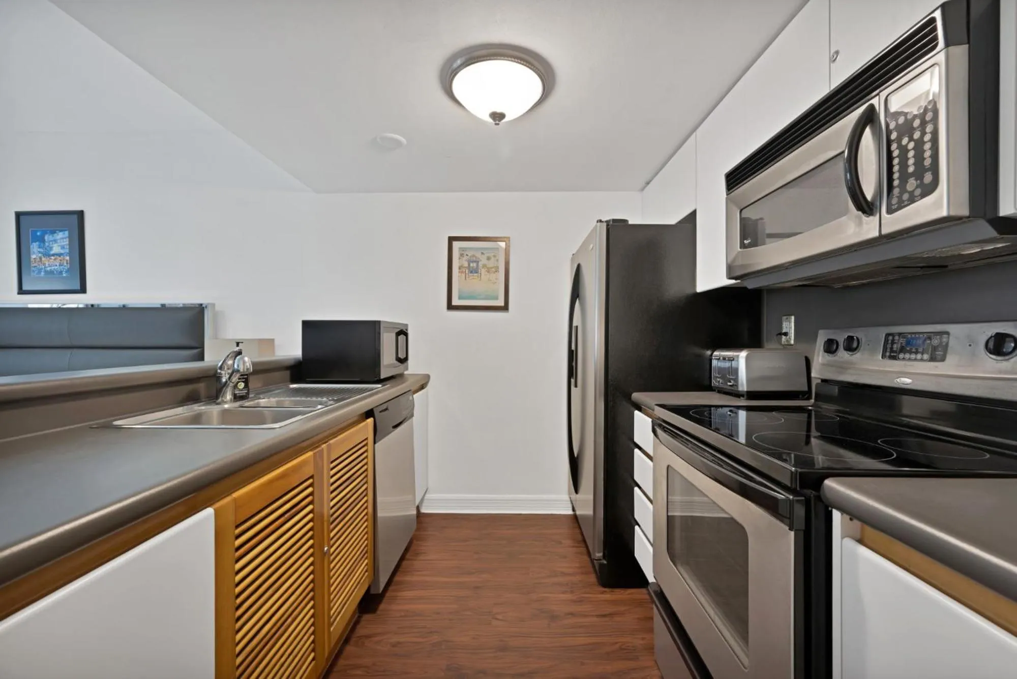 Kitchen or kitchenette in Casa Grande Suites on Ocean Drive