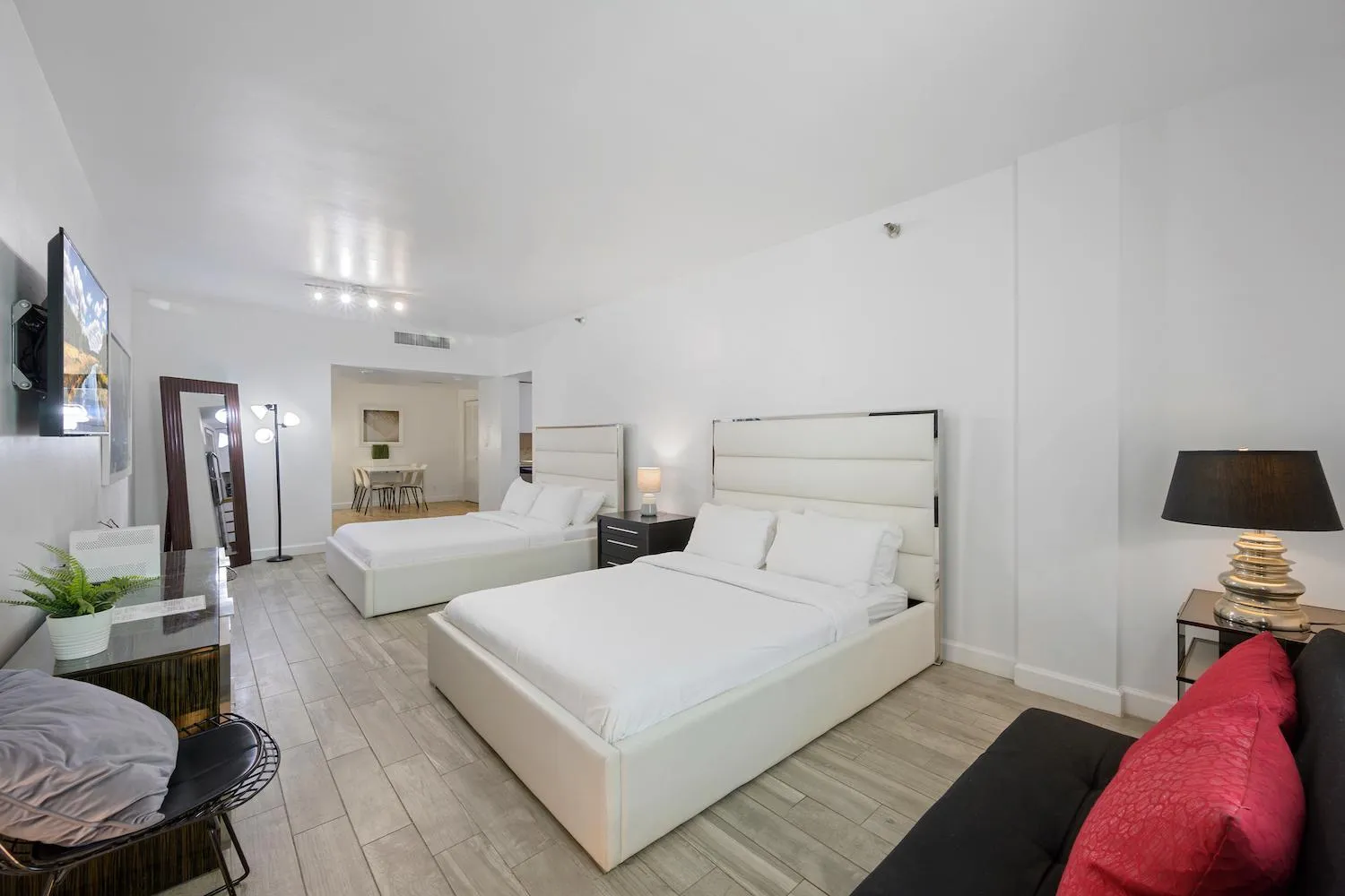 Living room, Bed in Casa Grande Suites on Ocean Drive