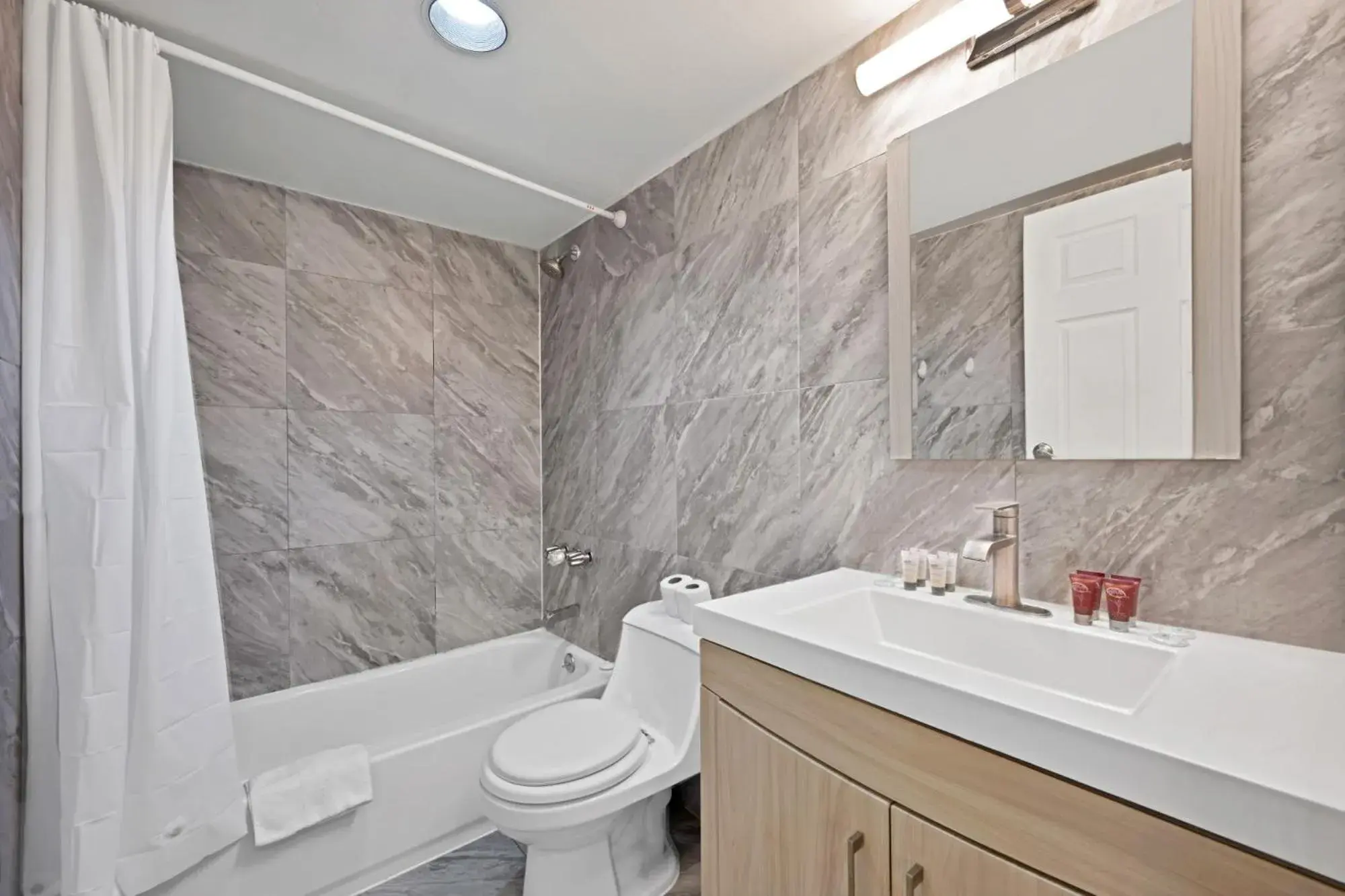 Studio Apartment in Casa Grande Suites on Ocean Drive Studio Apartment in Casa Grande Suites on Ocean Drive