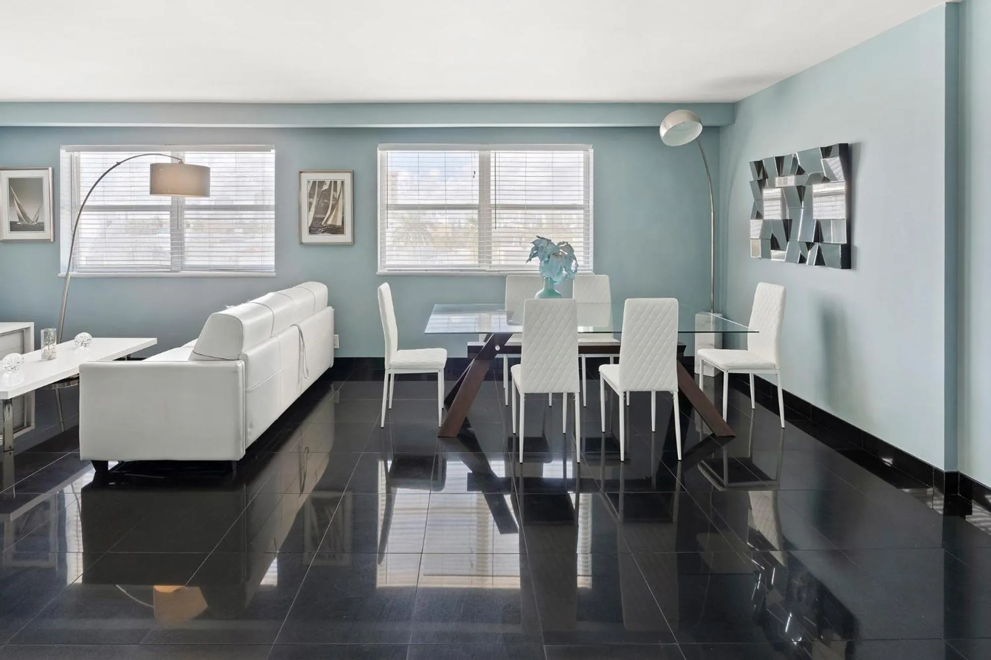 Dining area in Casa Grande Suites on Ocean Drive
