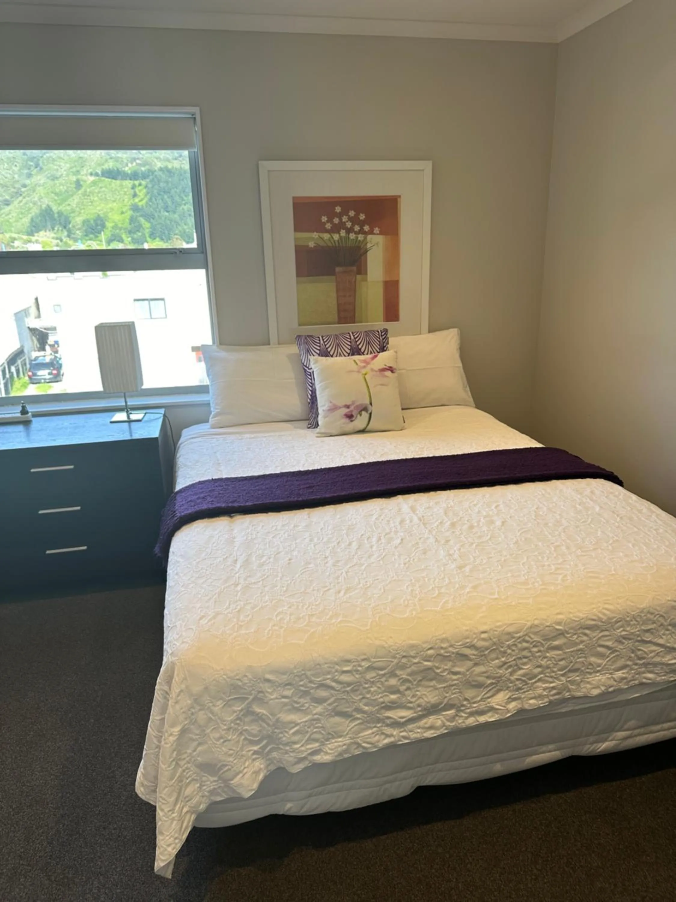 Bedroom, Bed in Picton Waterfront Apartments