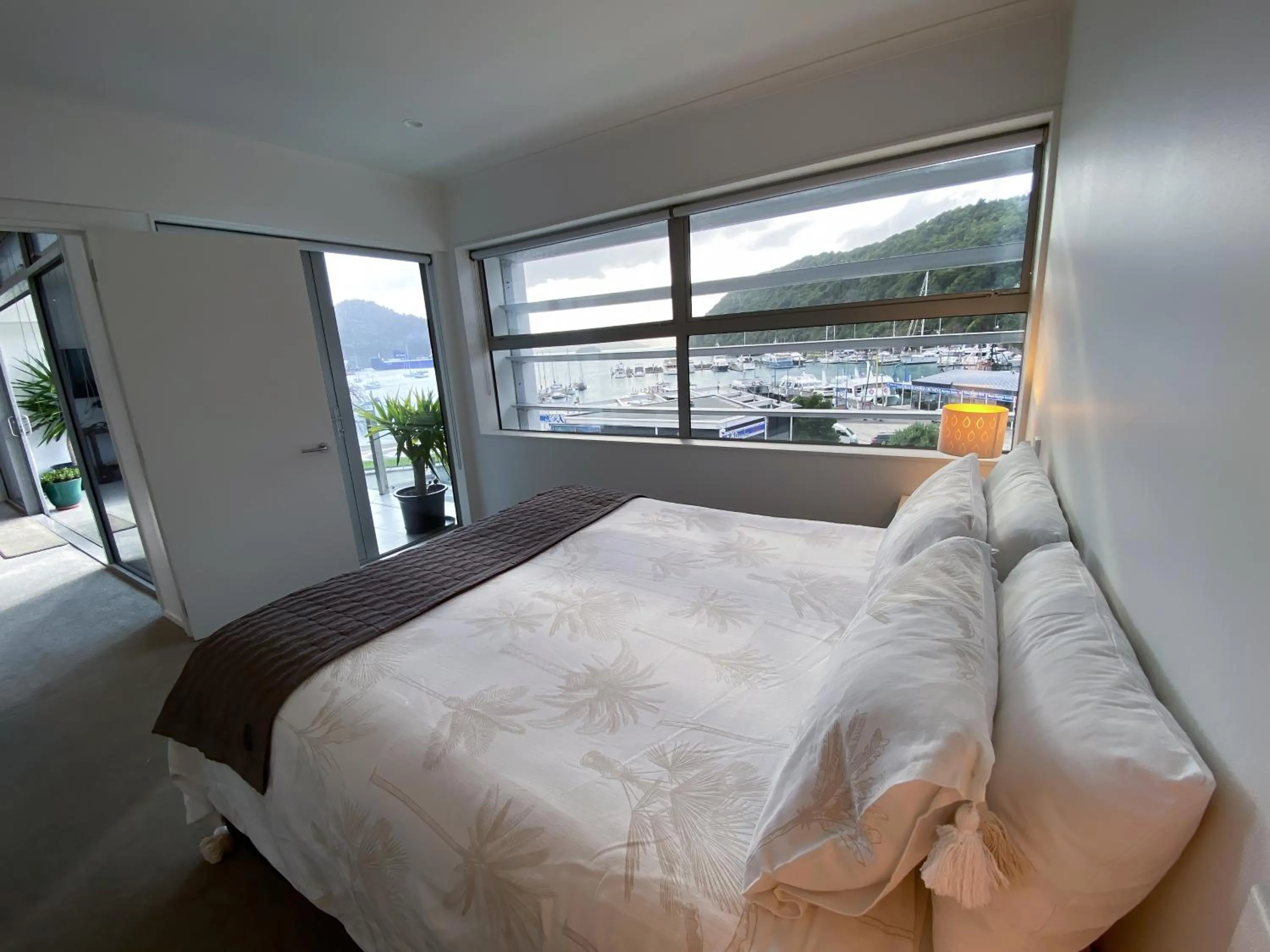 Bedroom, Bed in Picton Waterfront Apartments