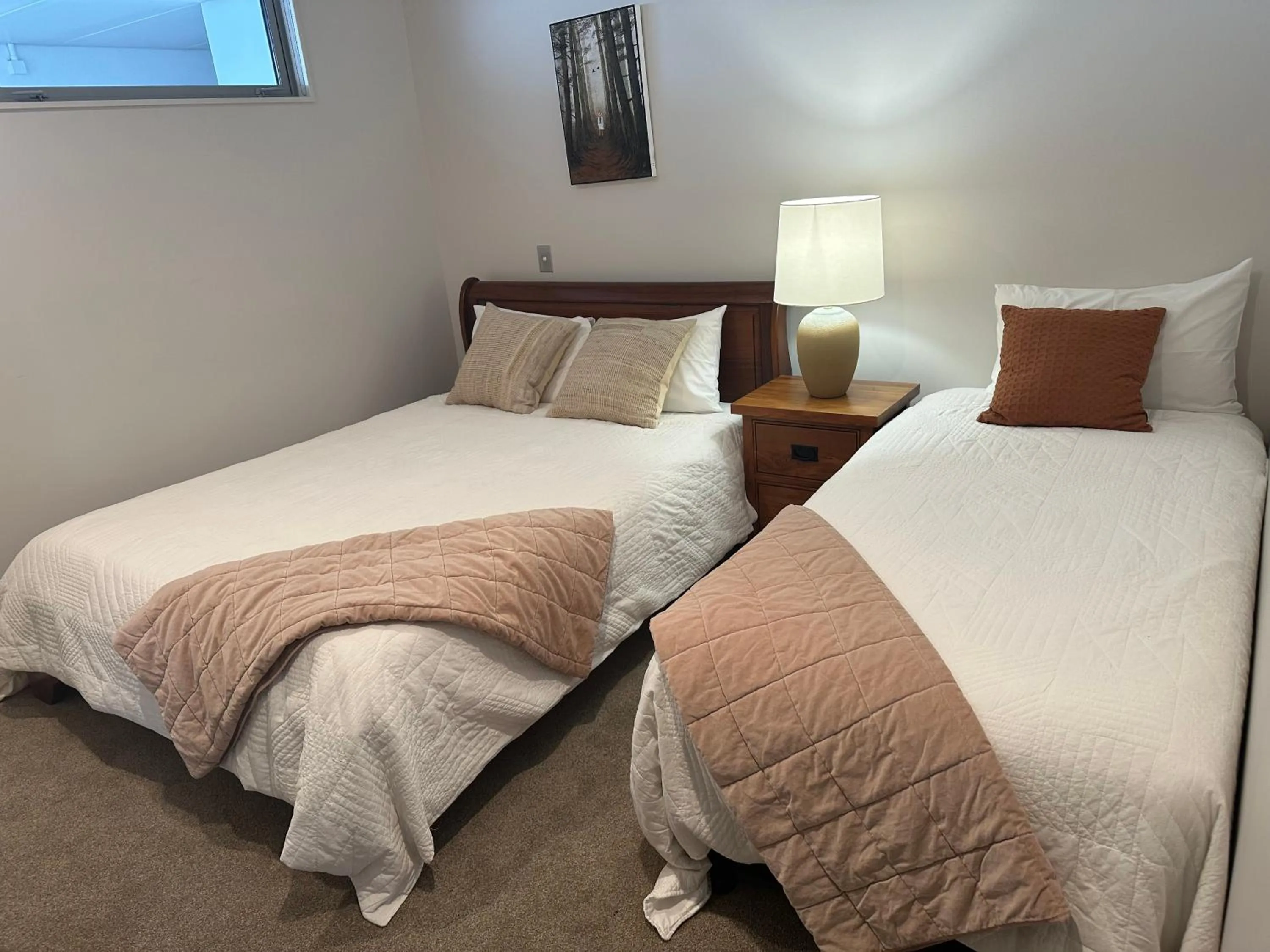 Bedroom, Bed in Picton Waterfront Apartments