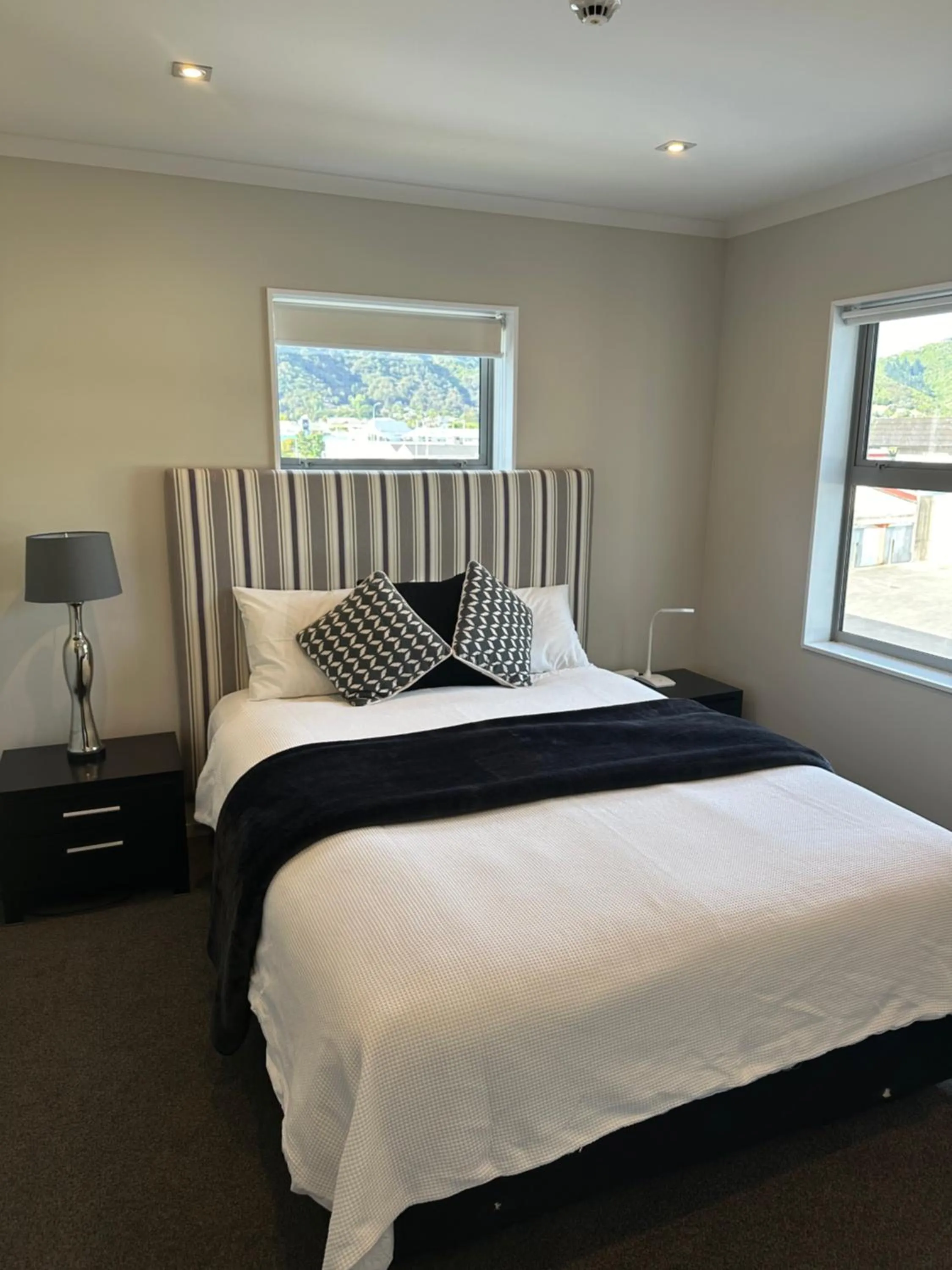 Bedroom, Bed in Picton Waterfront Apartments