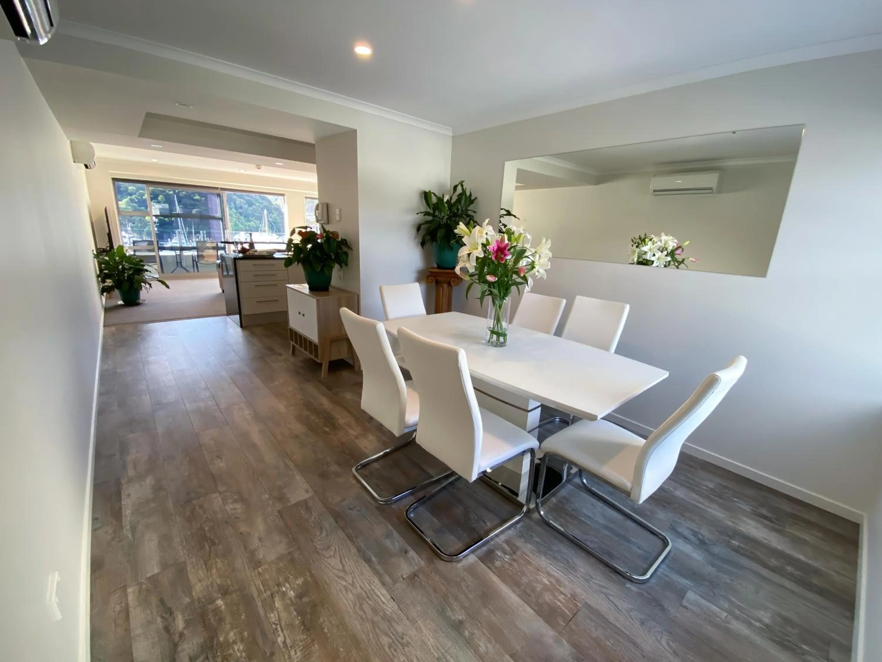Dining area in Picton Waterfront Apartments