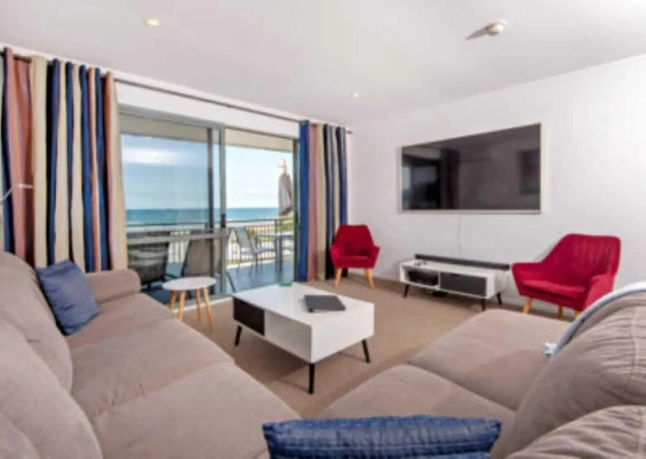 TV and multimedia in Beachpoint Apartments