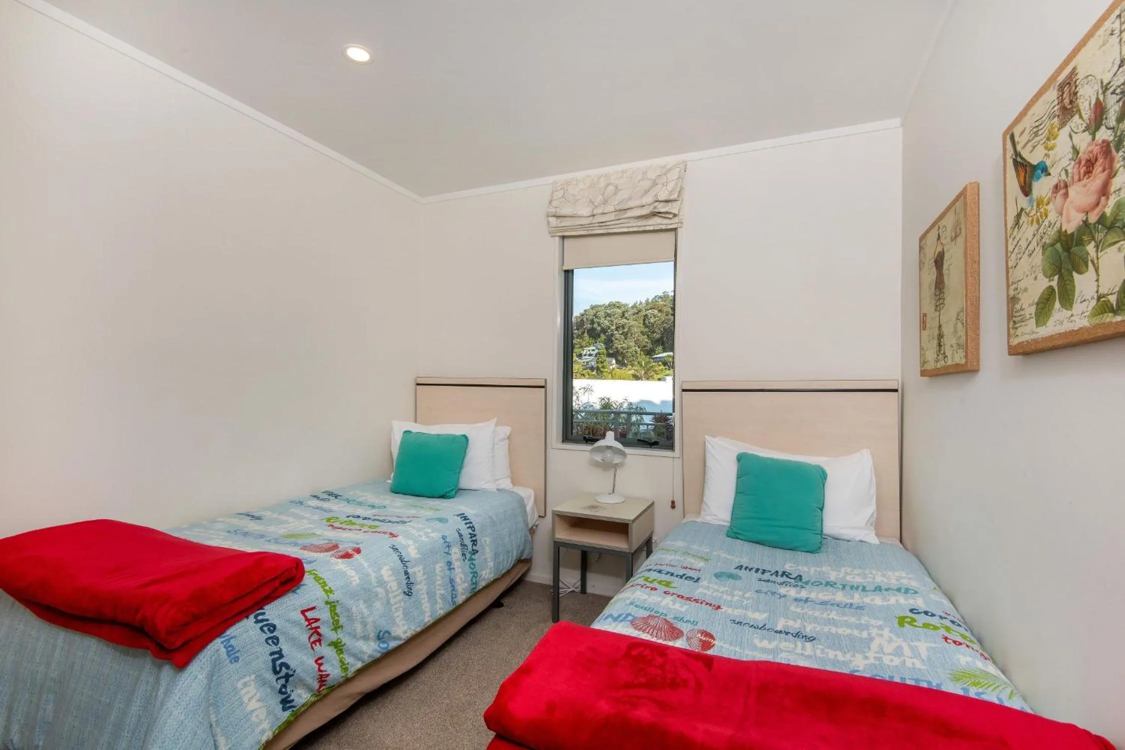 Bedroom, Bed in Beachpoint Apartments