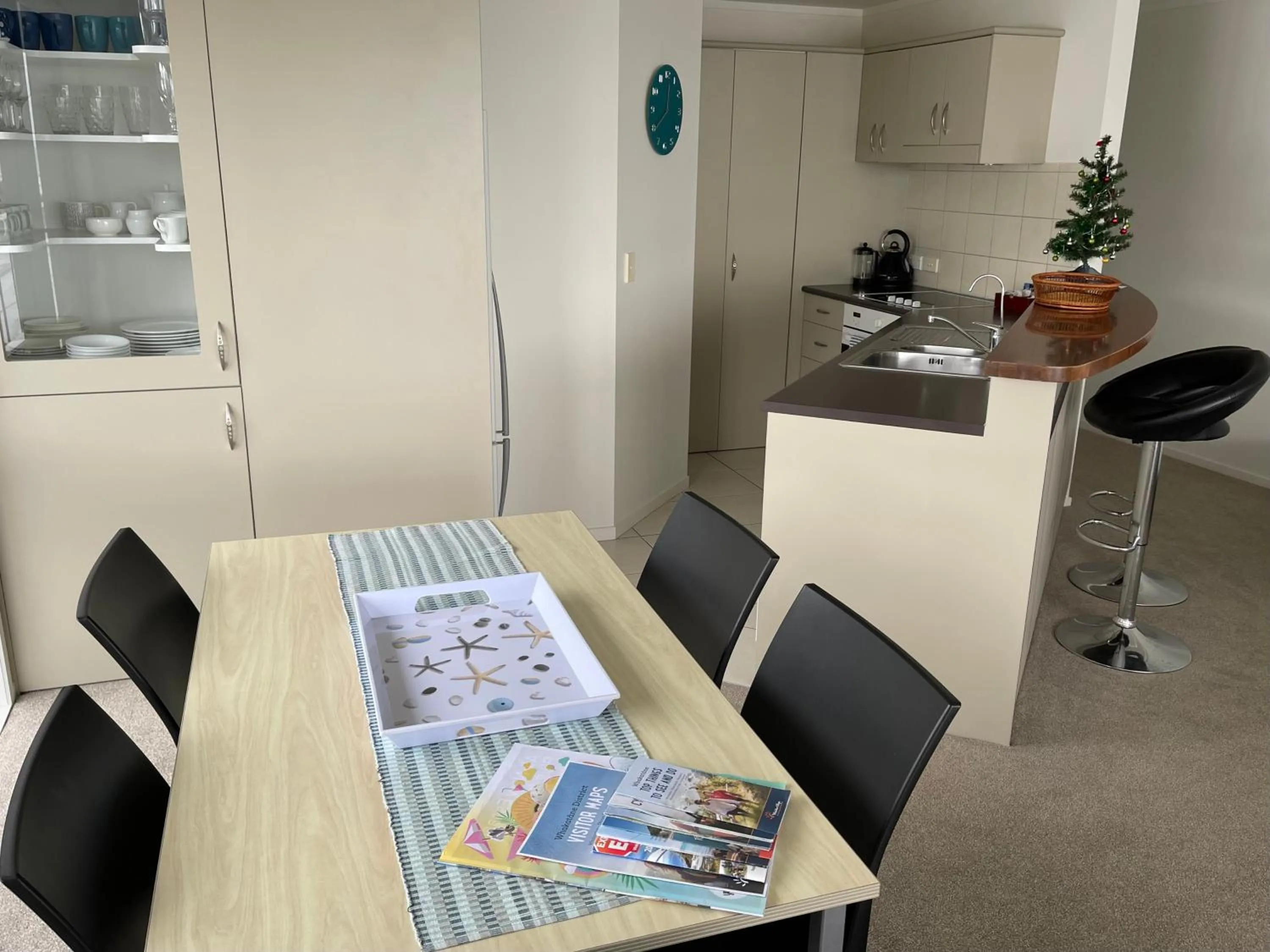 Dining area in Beachpoint Apartments