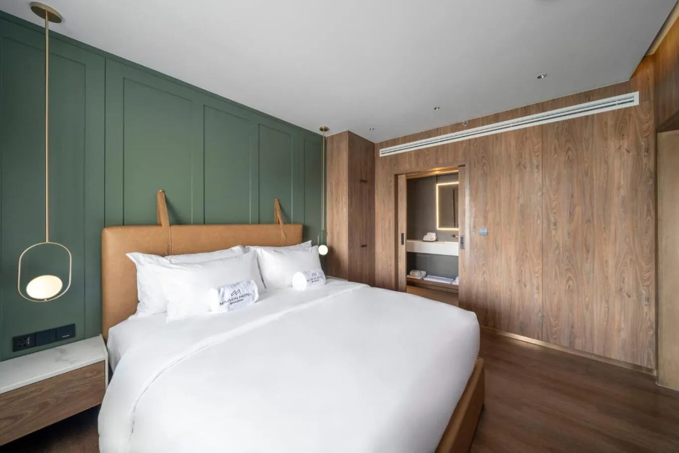 Bedroom, Bed in Rajah Hotel