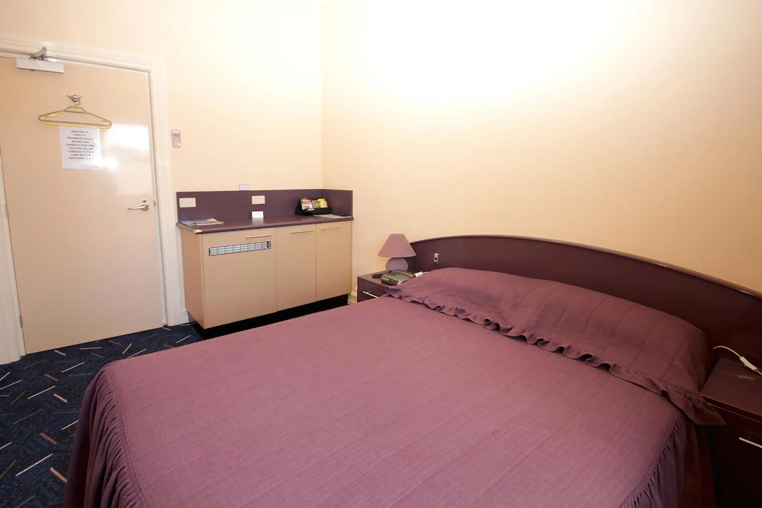 Photo of the whole room in Mitchell River Tavern