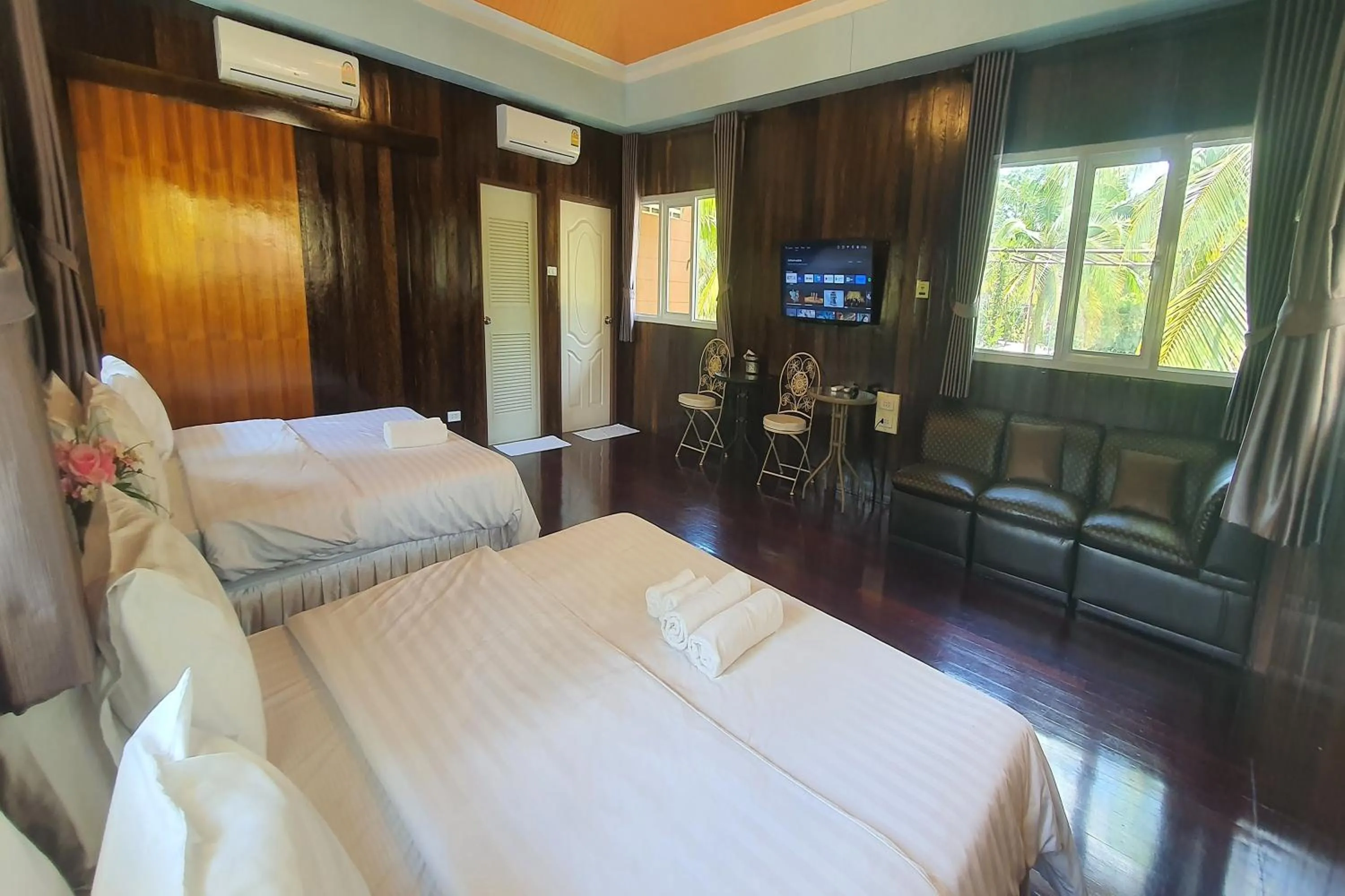 Bedroom, Bed in M Resort