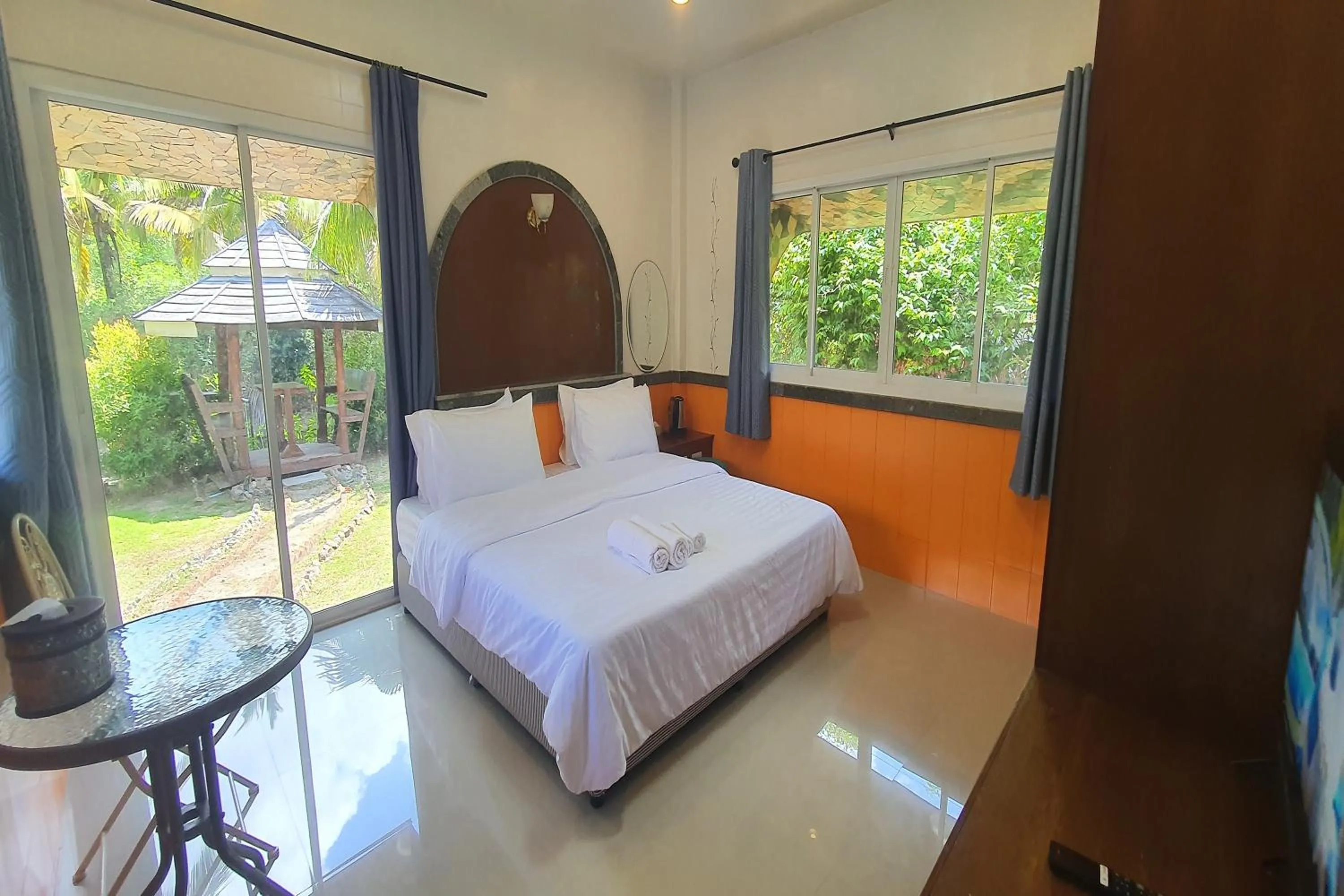 Bedroom, Bed in M Resort