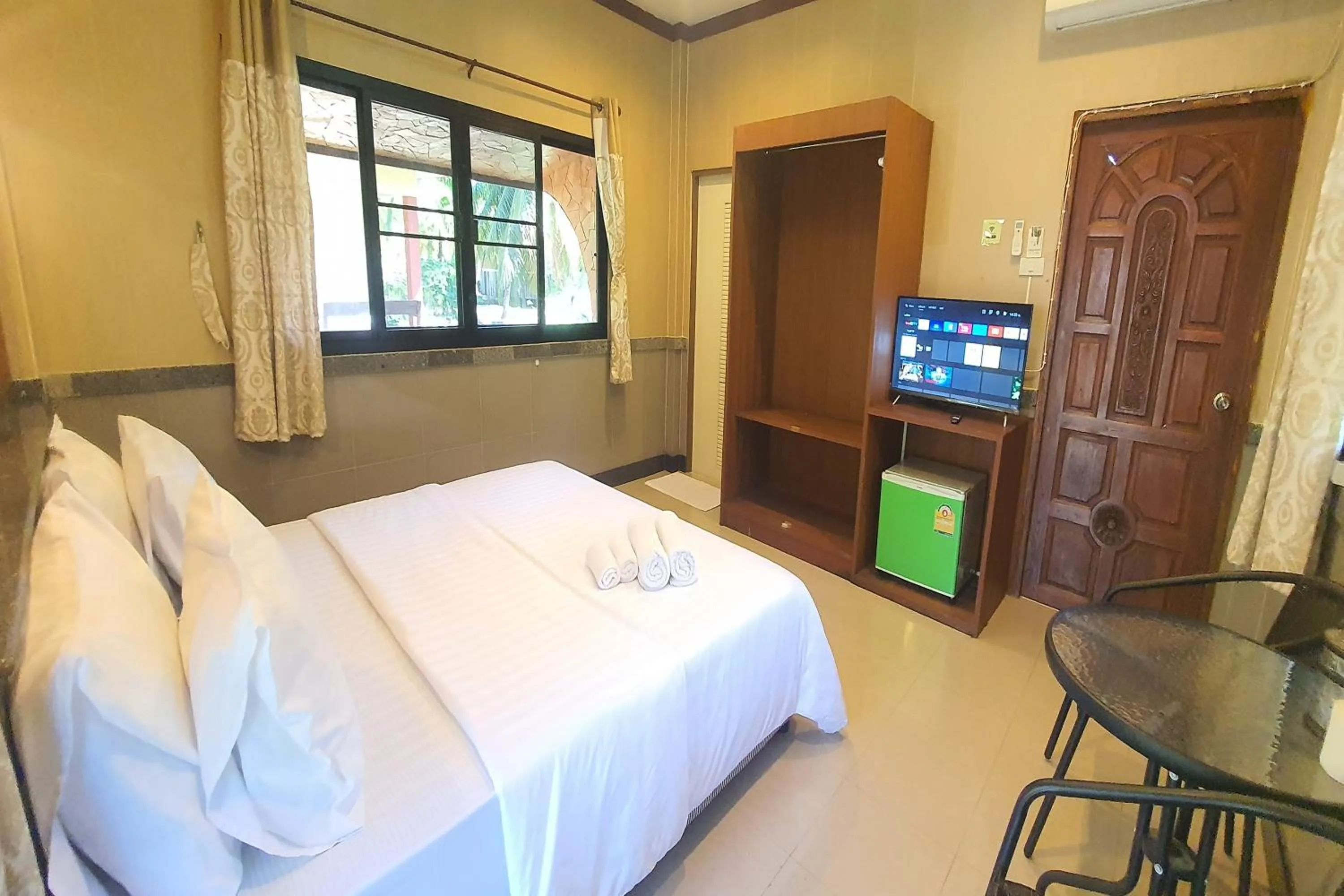 Bedroom, Bed in M Resort