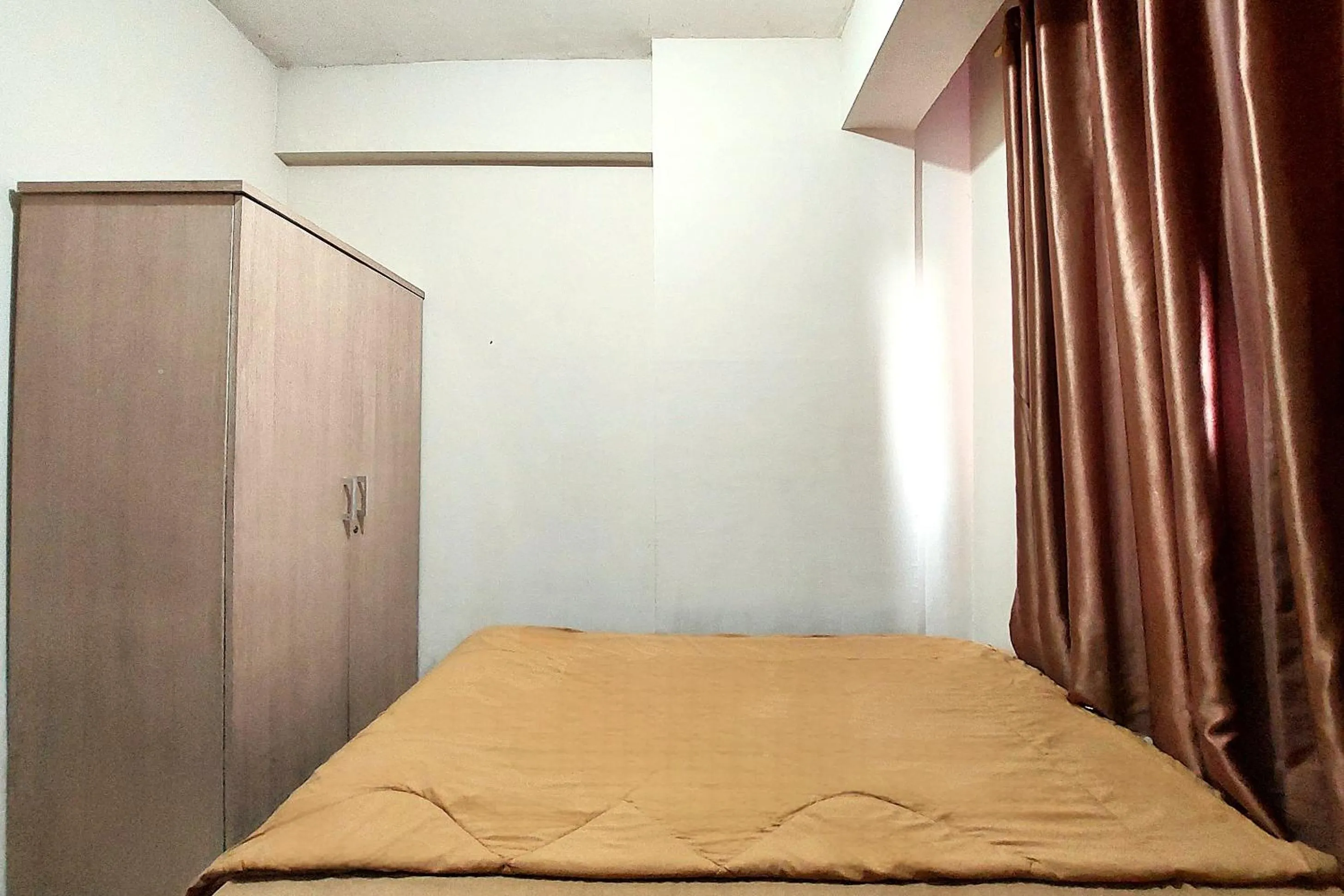 Photo of the whole room, Bed in Adaru Property at Sunter Park View
