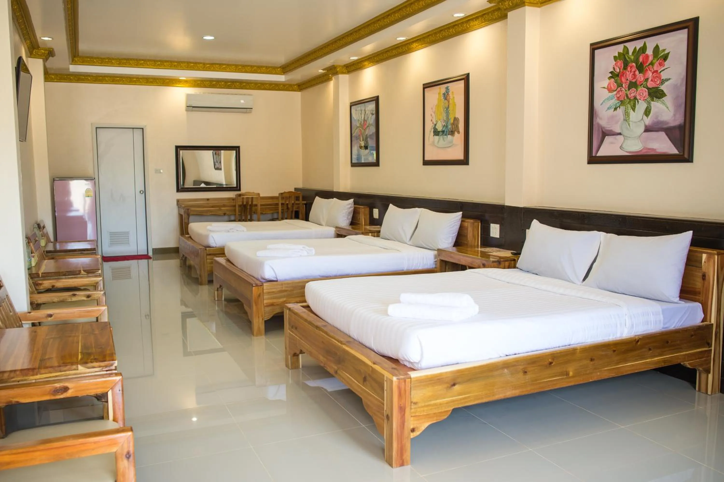 Bed in Pailin Resort