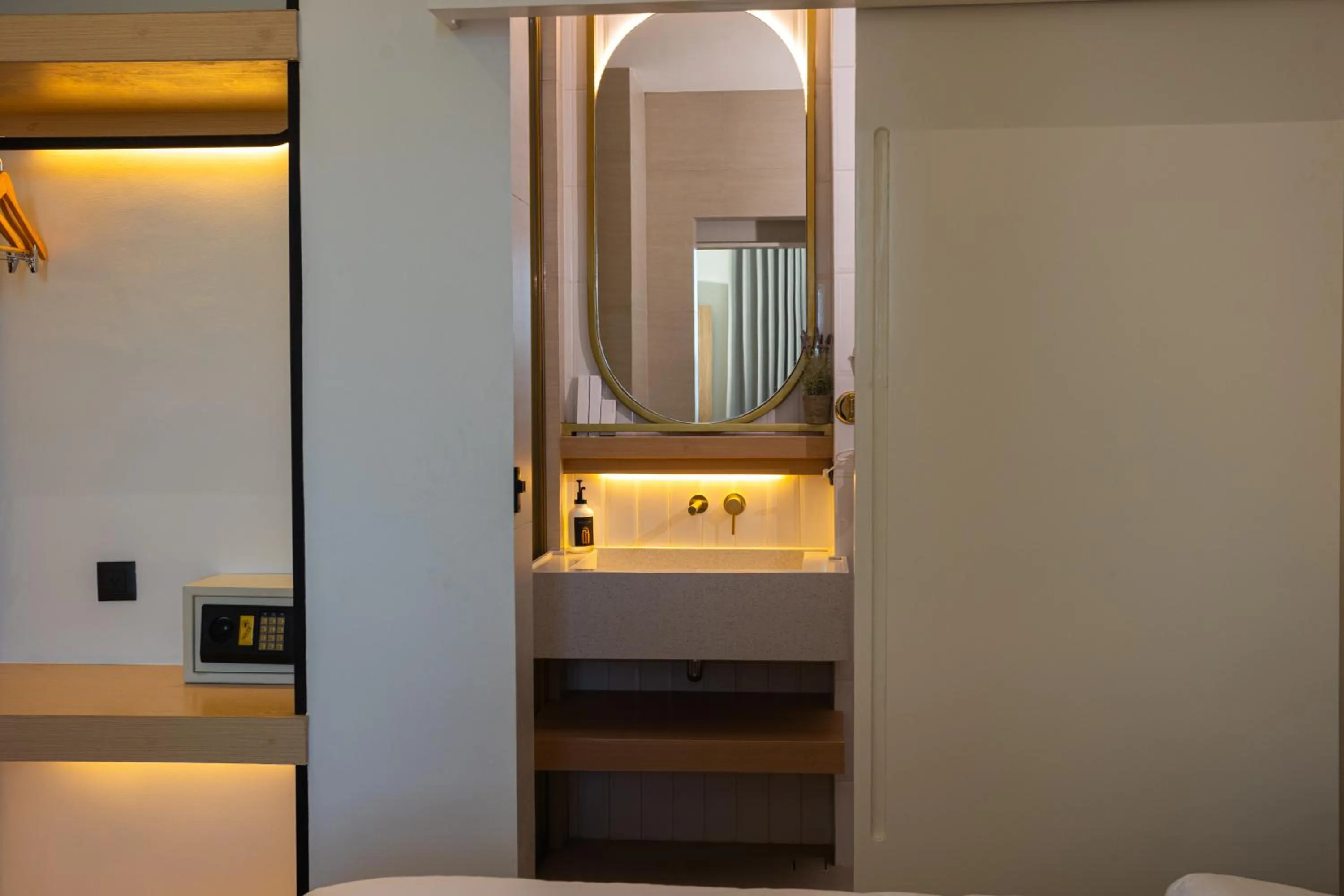 Bathroom in Azzurro Hotel