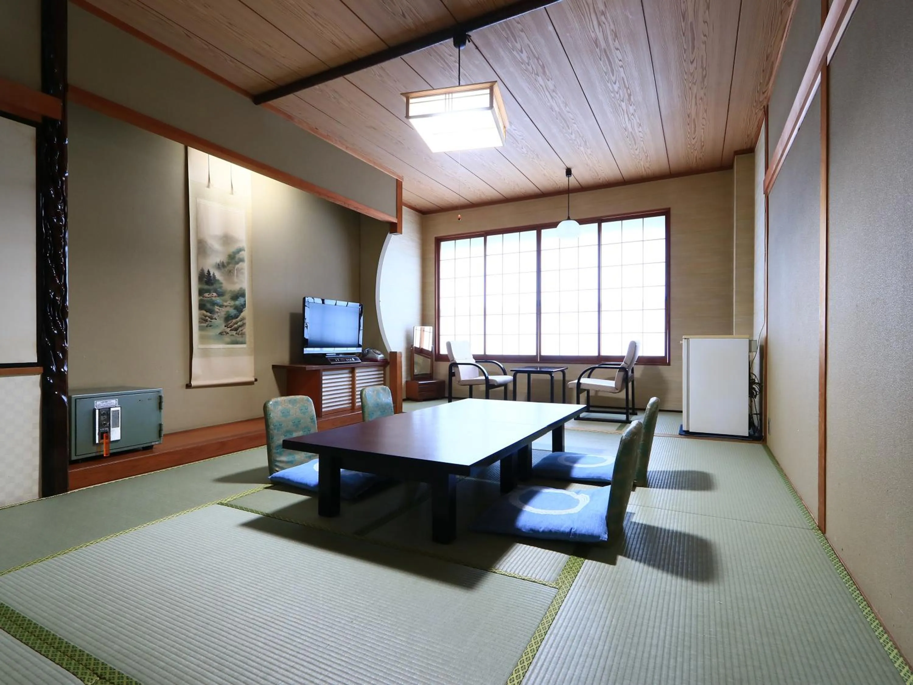 Photo of the whole room in Suzunami