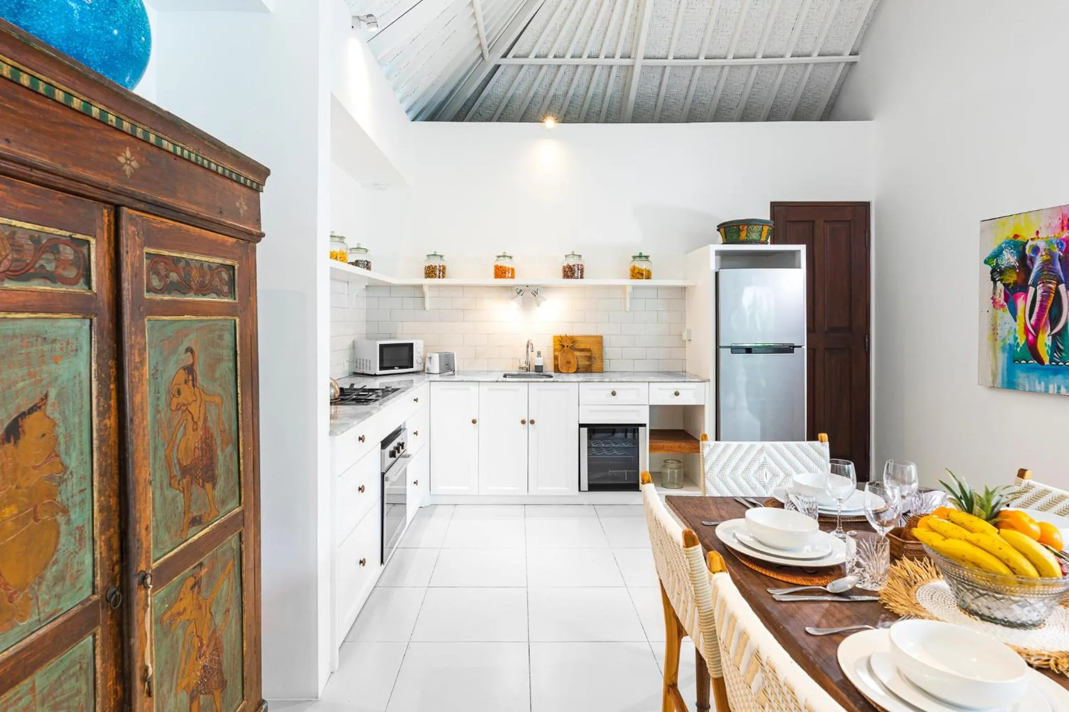 Kitchen or kitchenette in Villa Atma