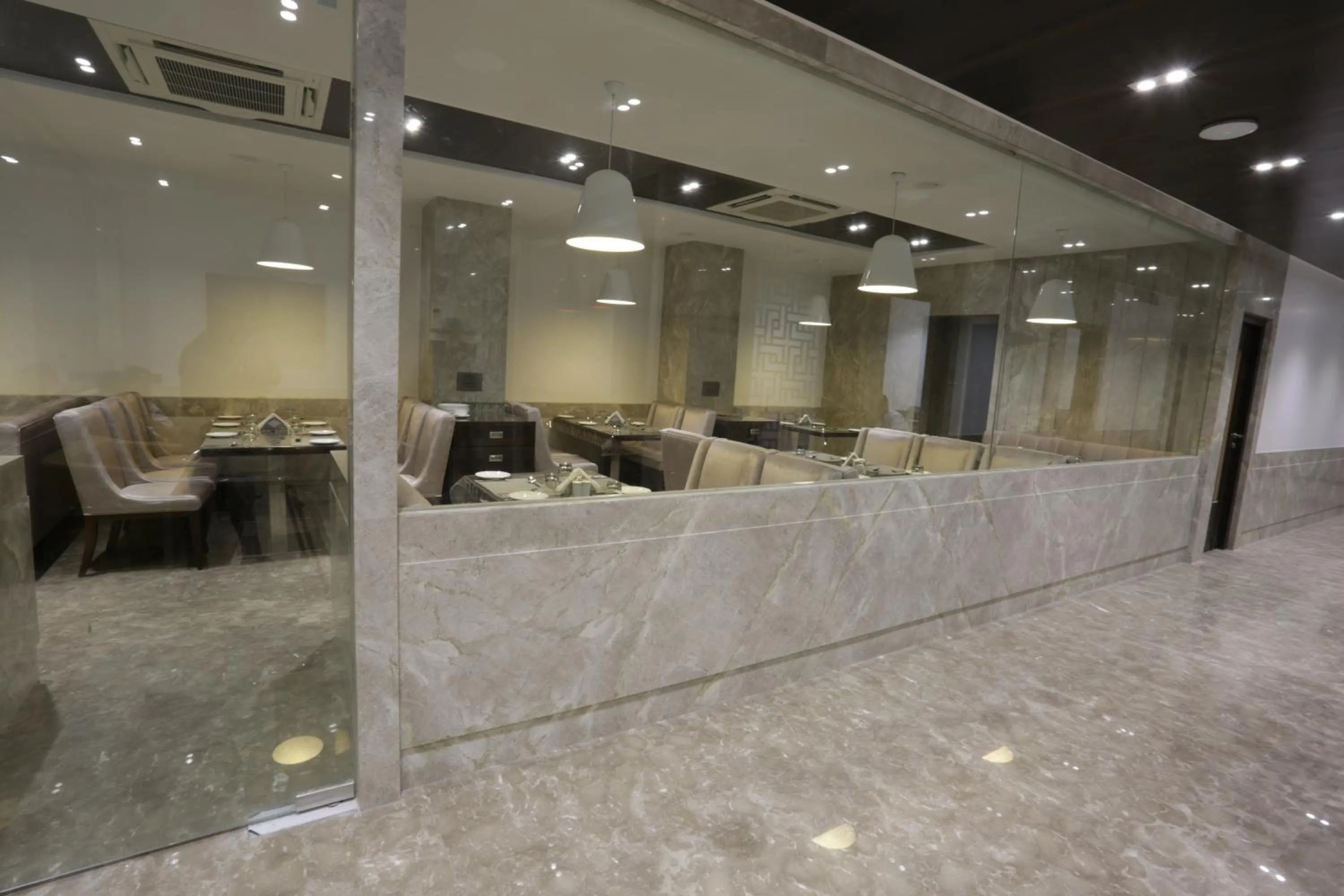 Restaurant/places to eat in Varju Villa