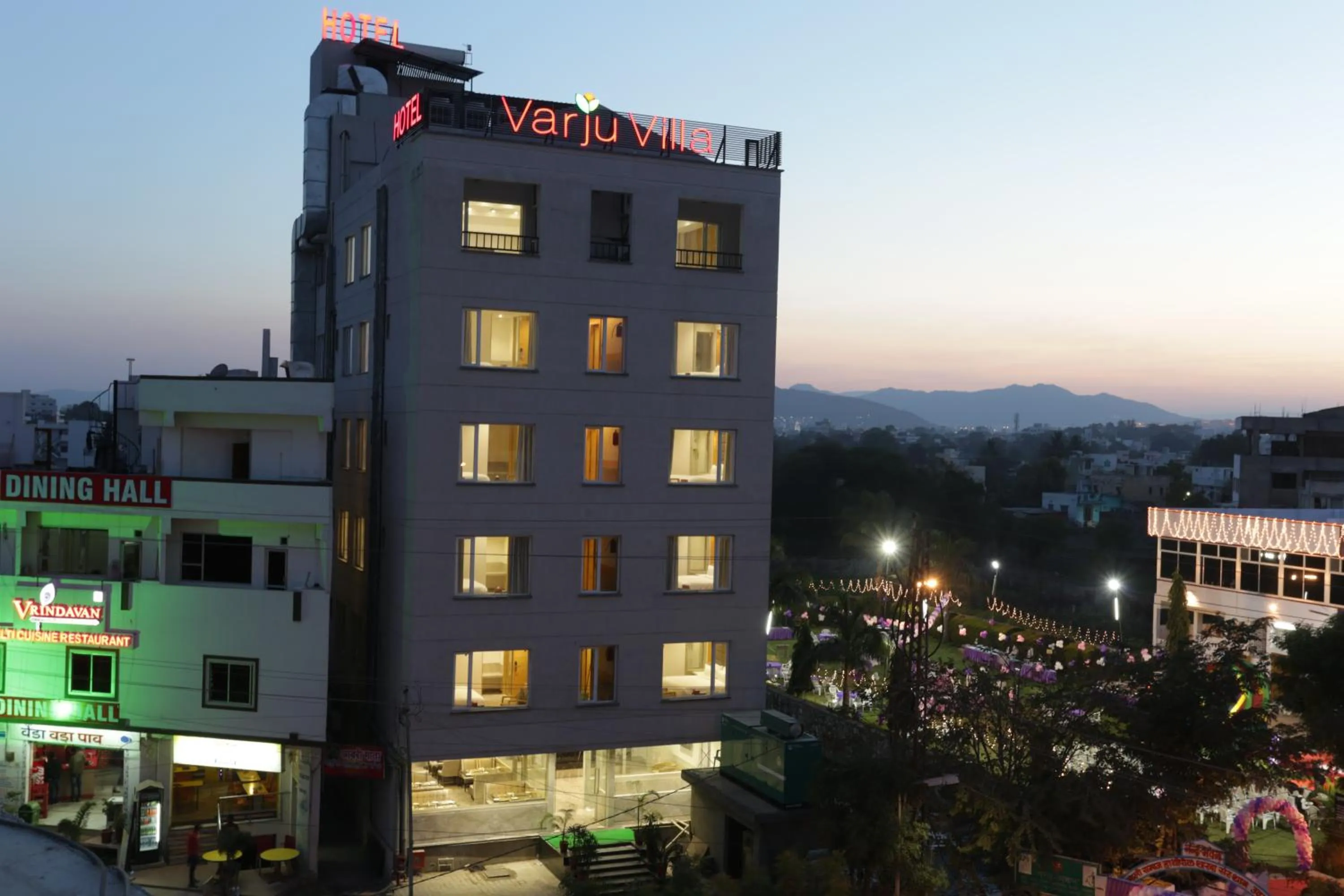 Facade/entrance in Varju Villa