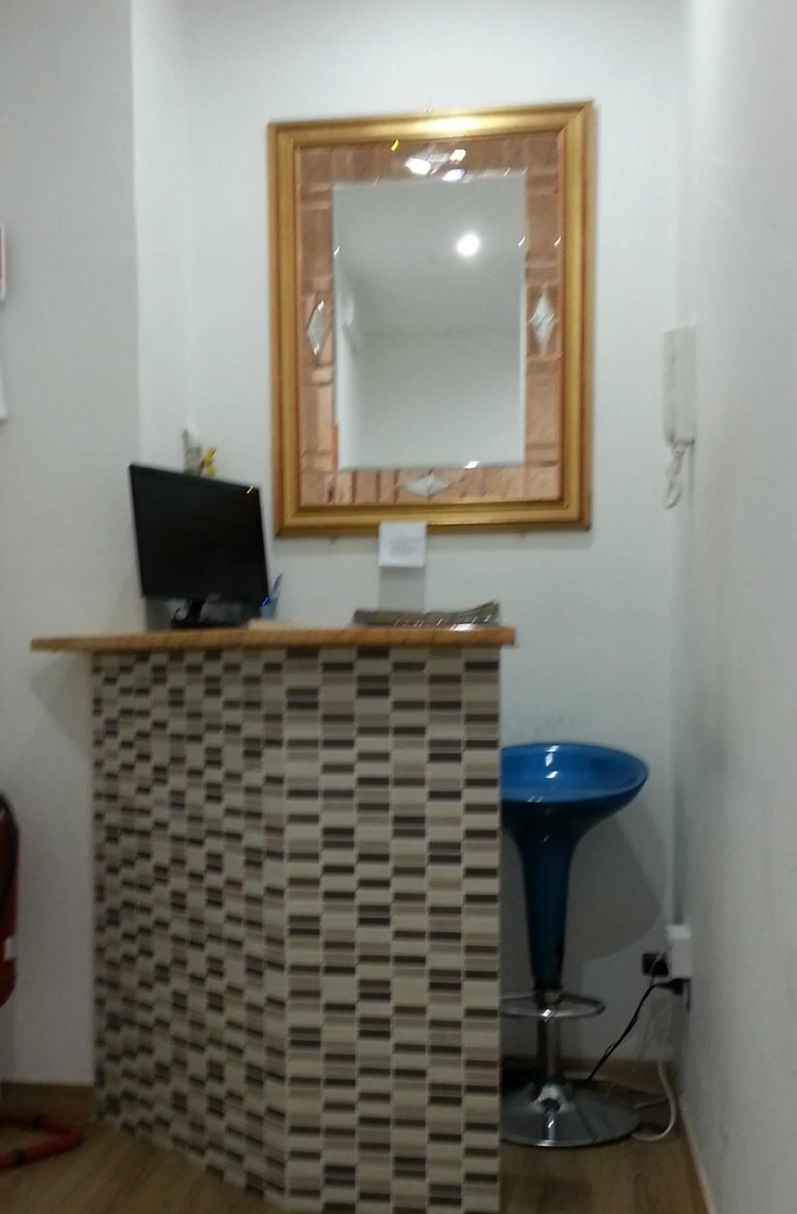 hair dresser in Marziah Inn