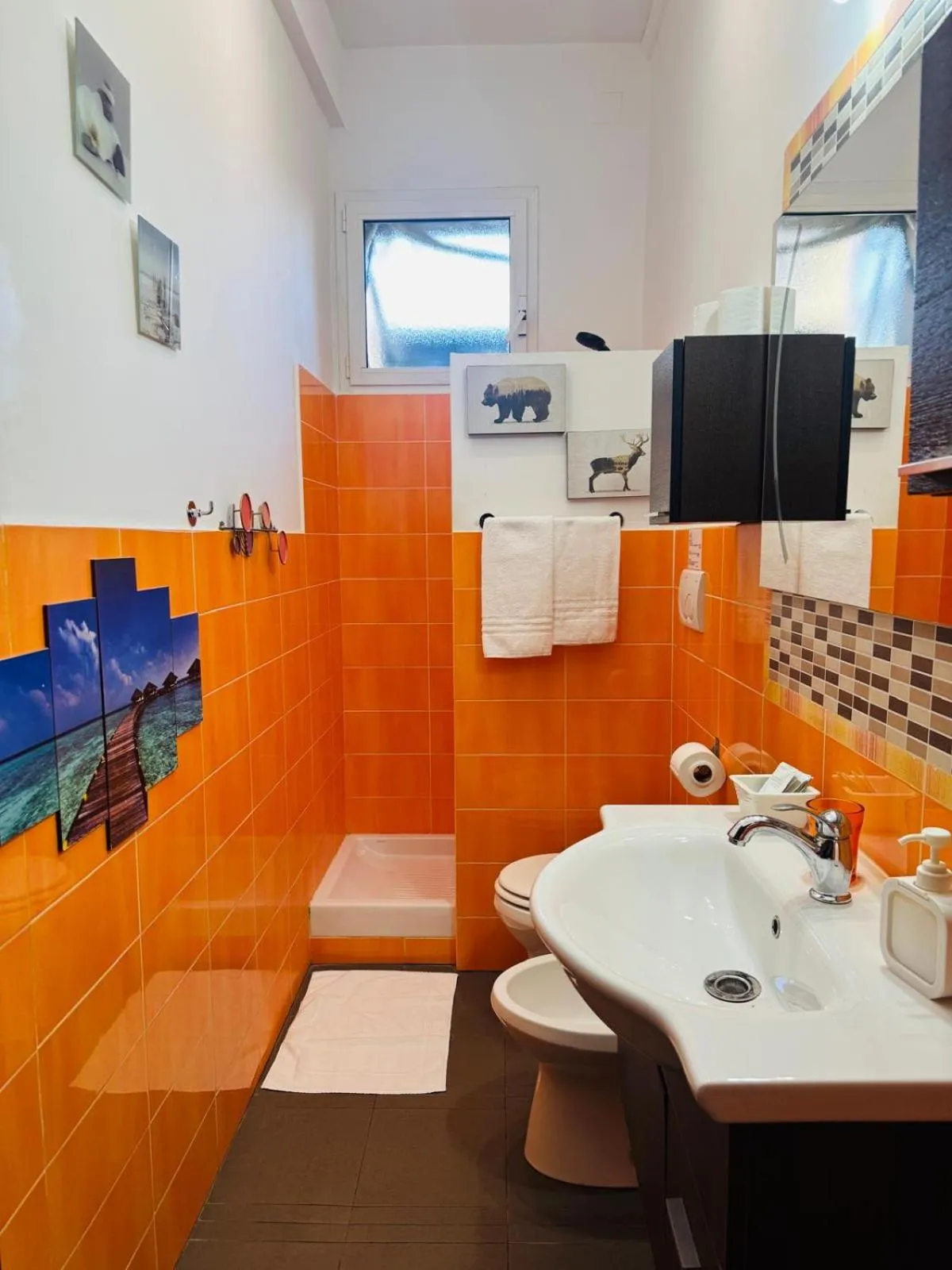 Kitchen or kitchenette in Marziah Inn