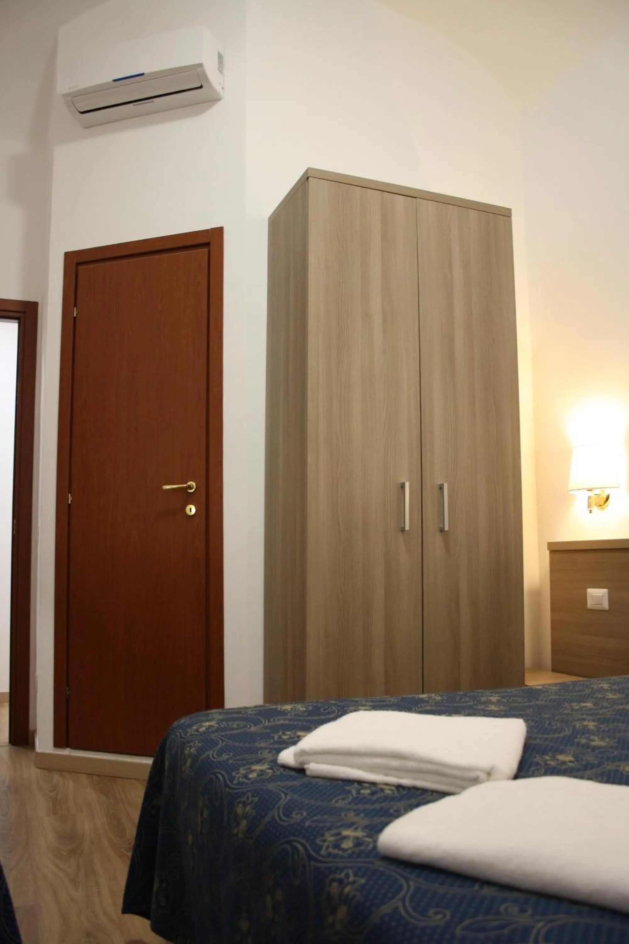 TV and multimedia, Bed in Marziah Inn