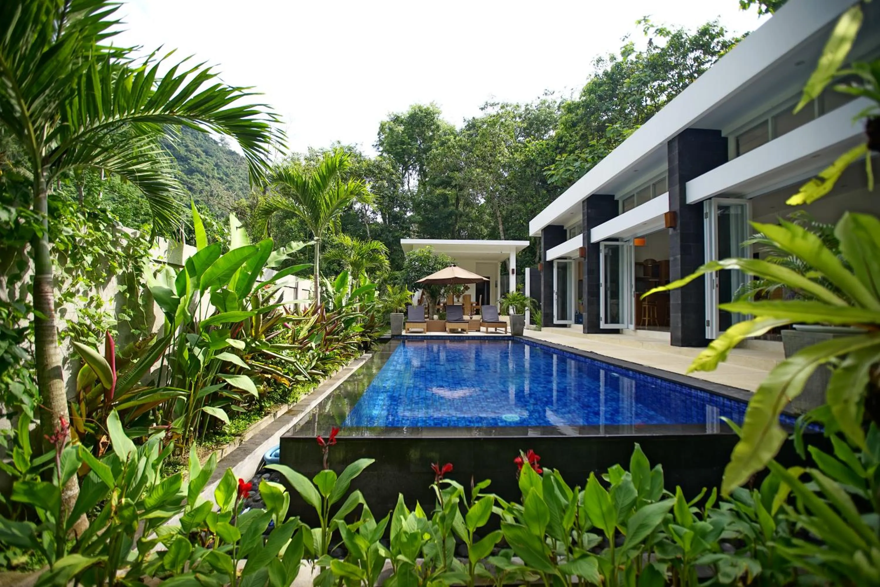 Pool view, Swimming Pool in Narvik Villa