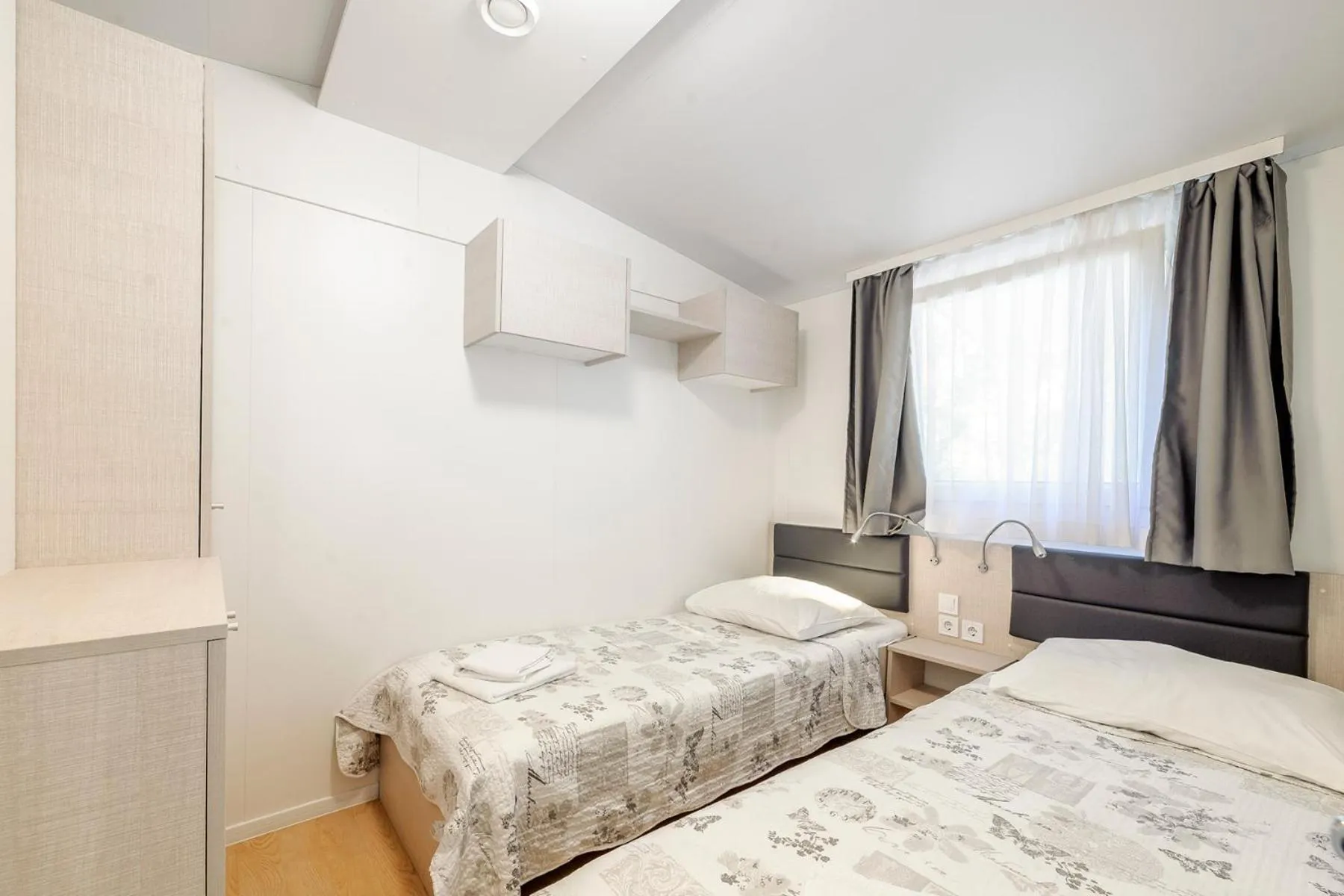 Bed in Mobile Homes Holiday Olive Garden