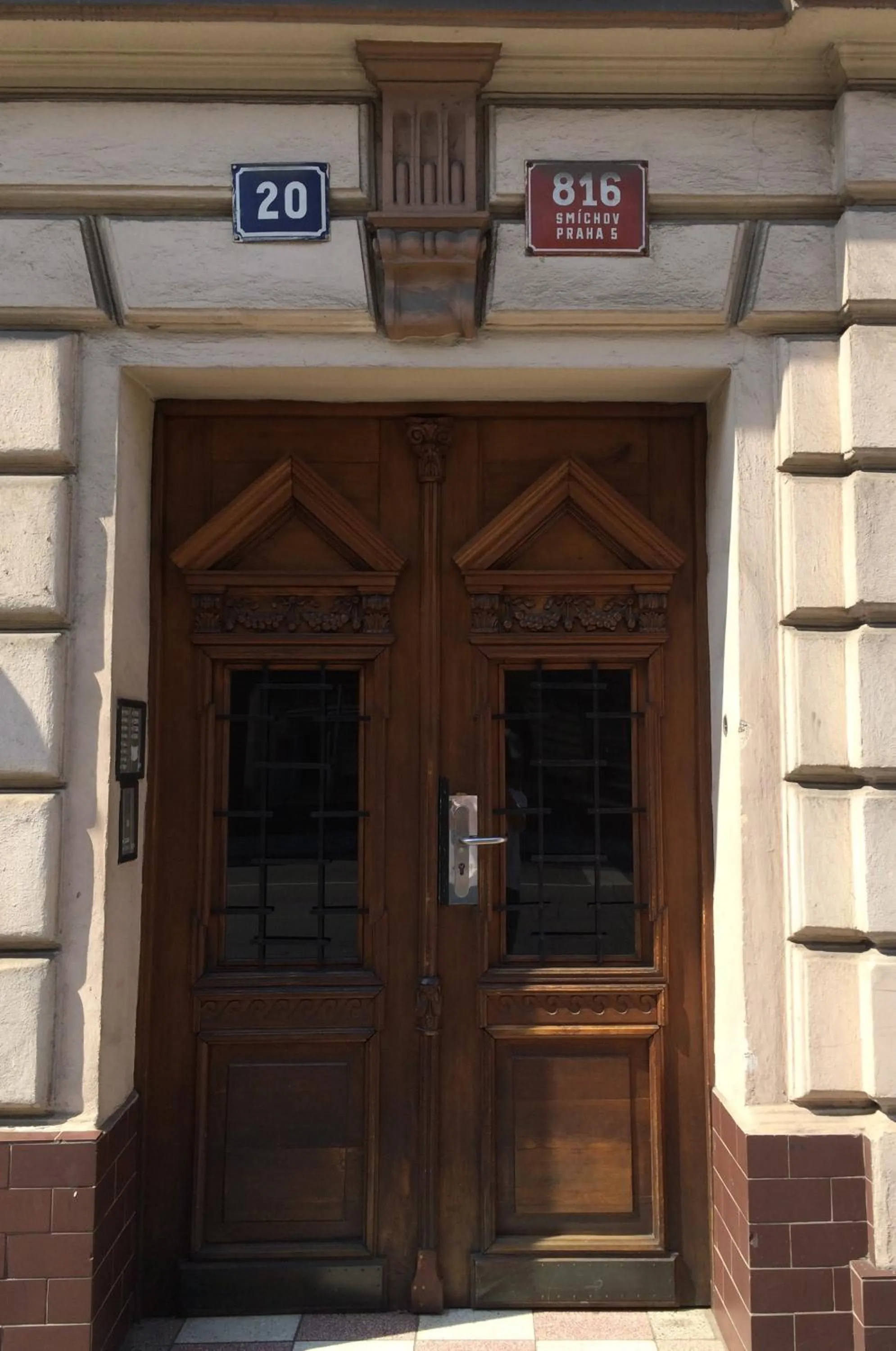 Facade/entrance in Angel City Aparthotel