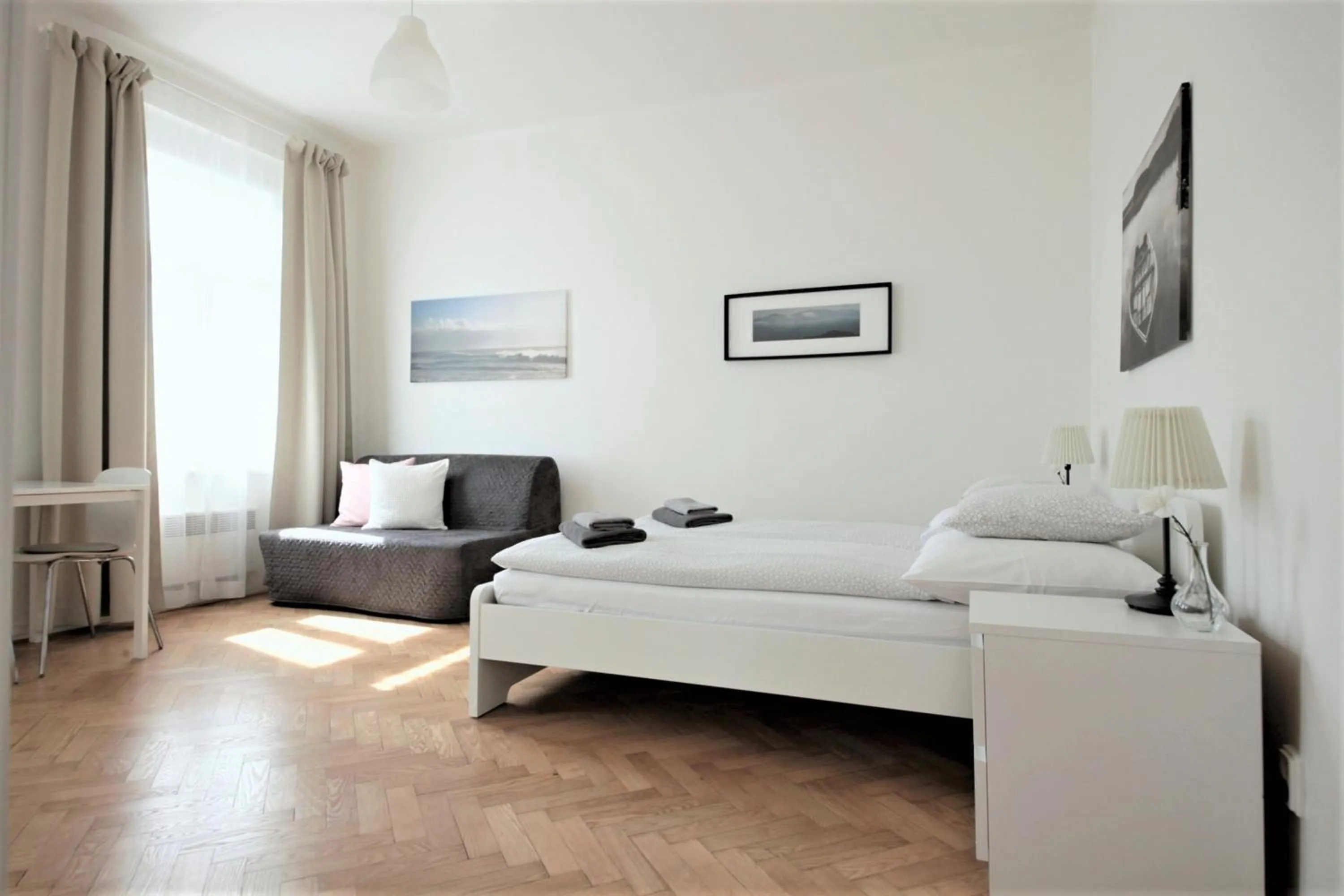 Bed in Angel City Aparthotel