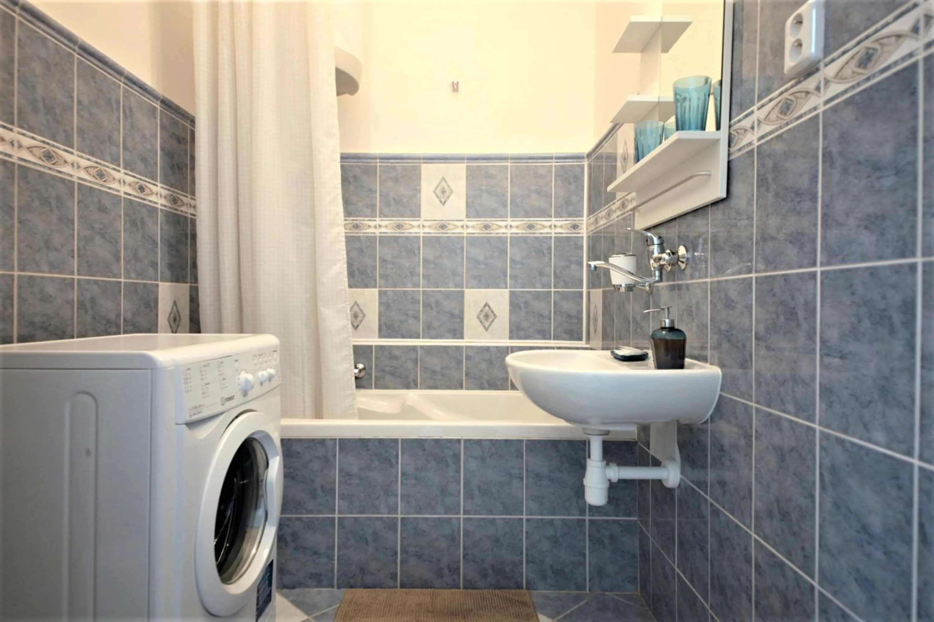 Angel City Aparthotel