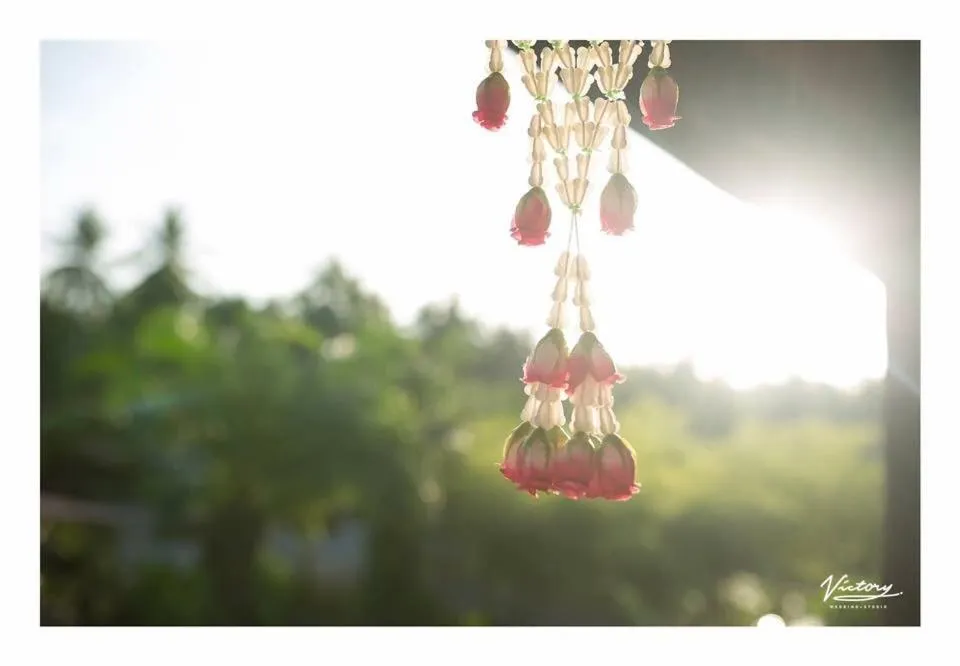 Decorative detail in Ruean Thai Nai Bang by PANSAK Resort